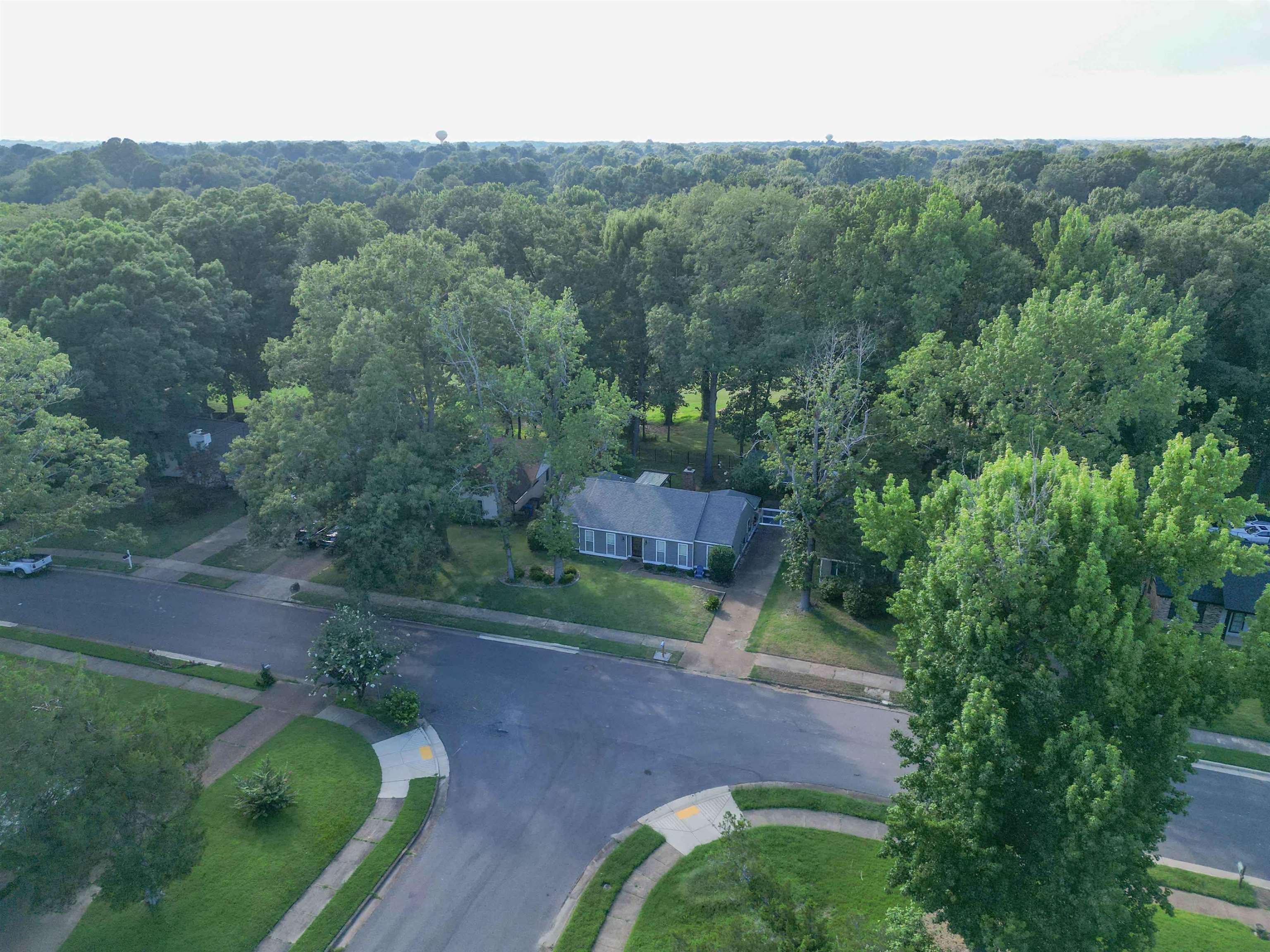 9156 Gainsborough Dr Property Photo 33