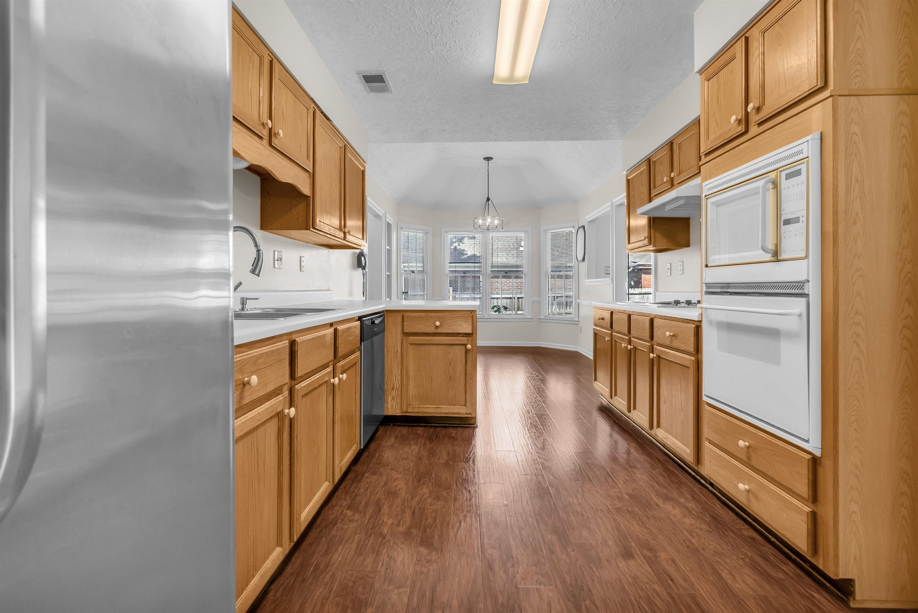 8596 Meadow Green Dr Property Photo 13