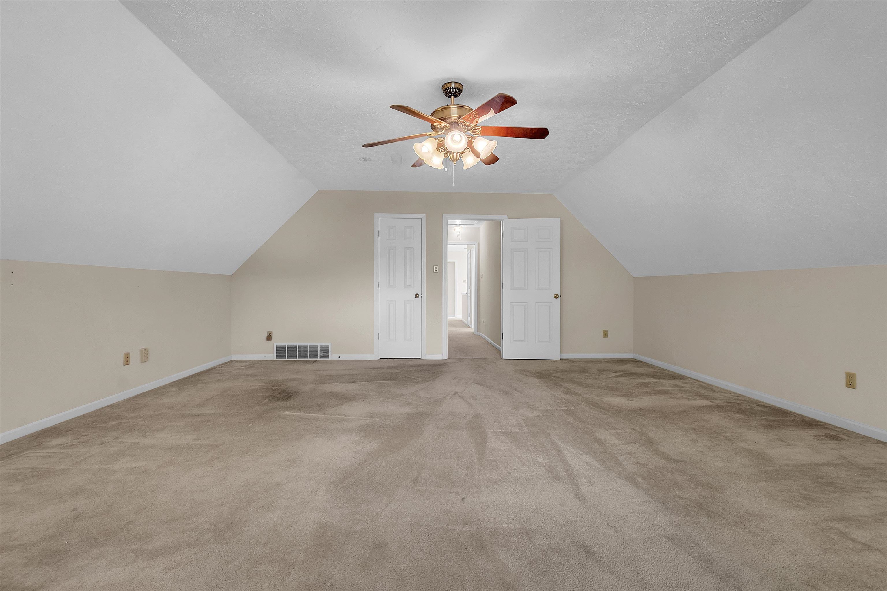 8596 Meadow Green Dr Property Photo 22