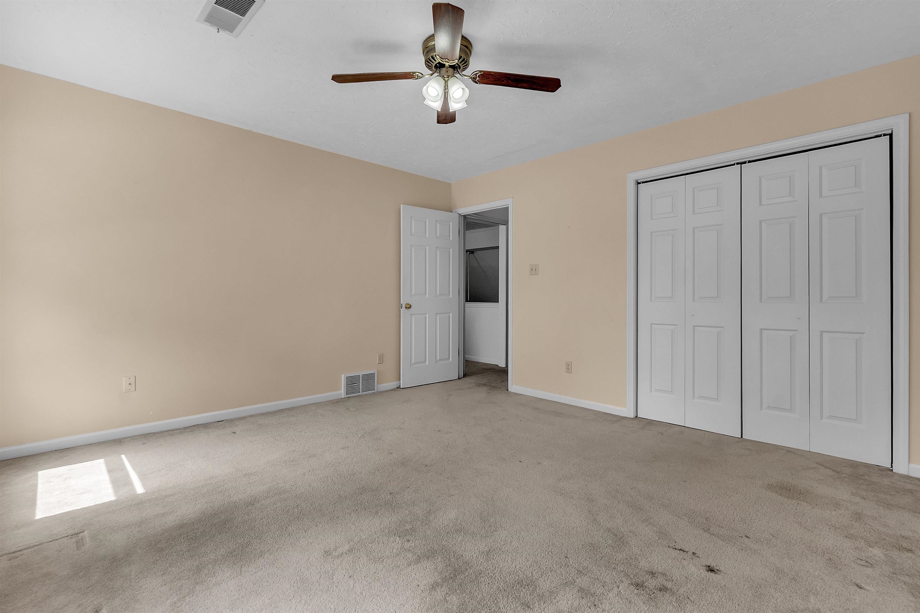 8596 Meadow Green Dr Property Photo 25