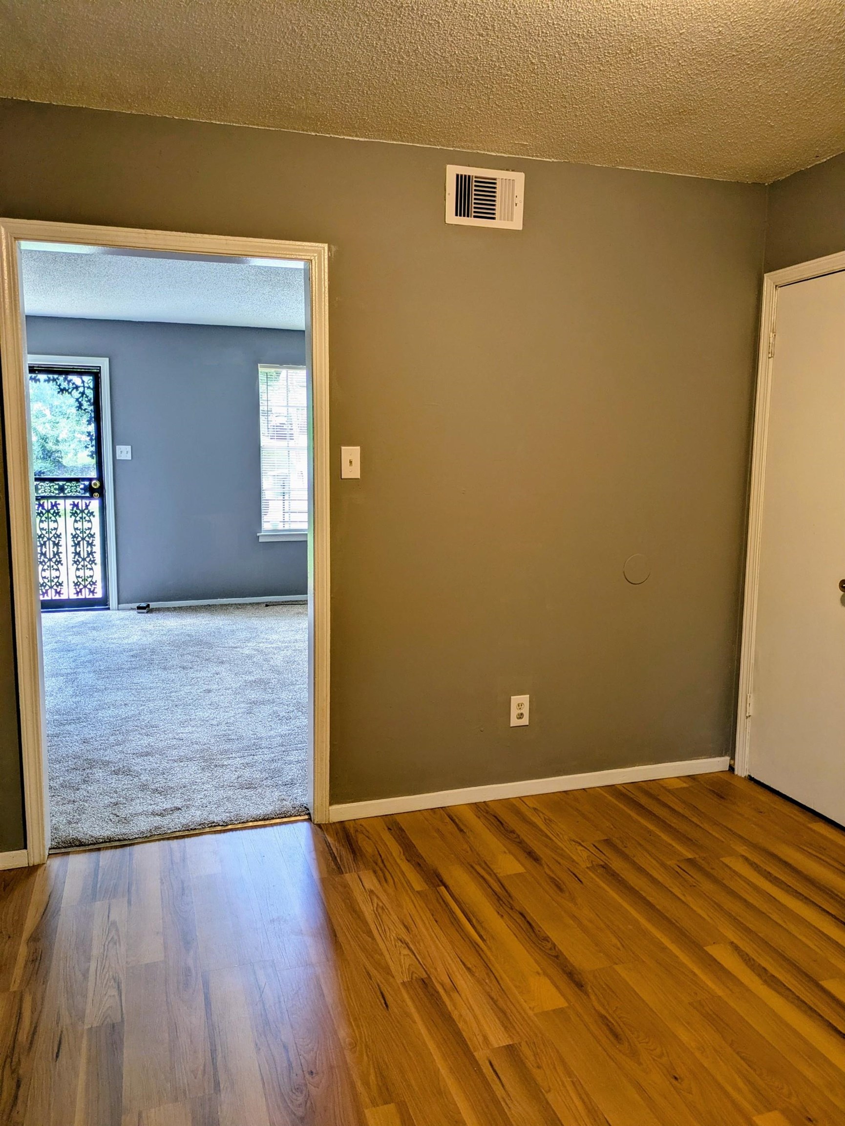 1822 Cedarhurst Ave Property Photo 4