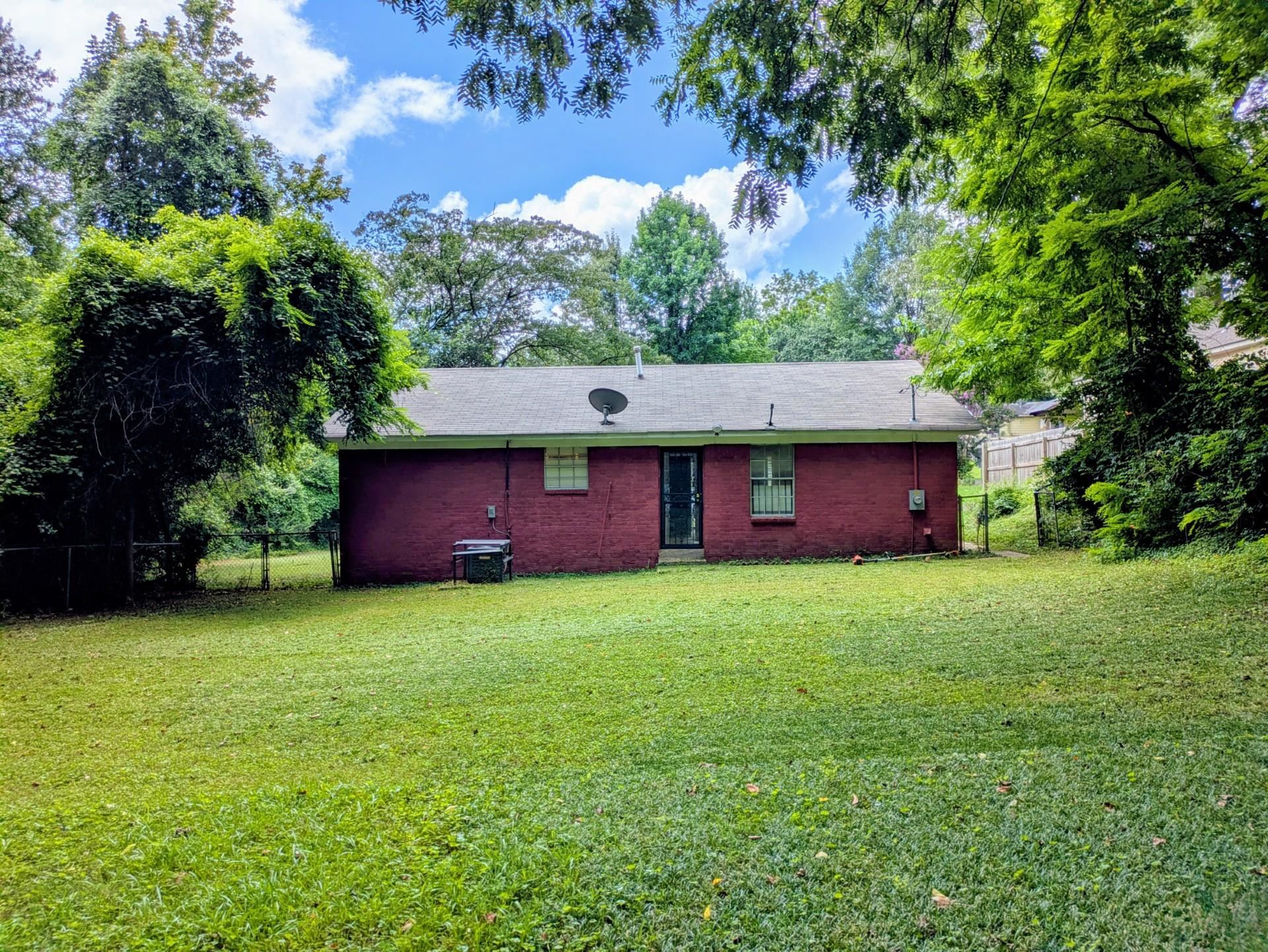1822 Cedarhurst Ave Property Photo 17