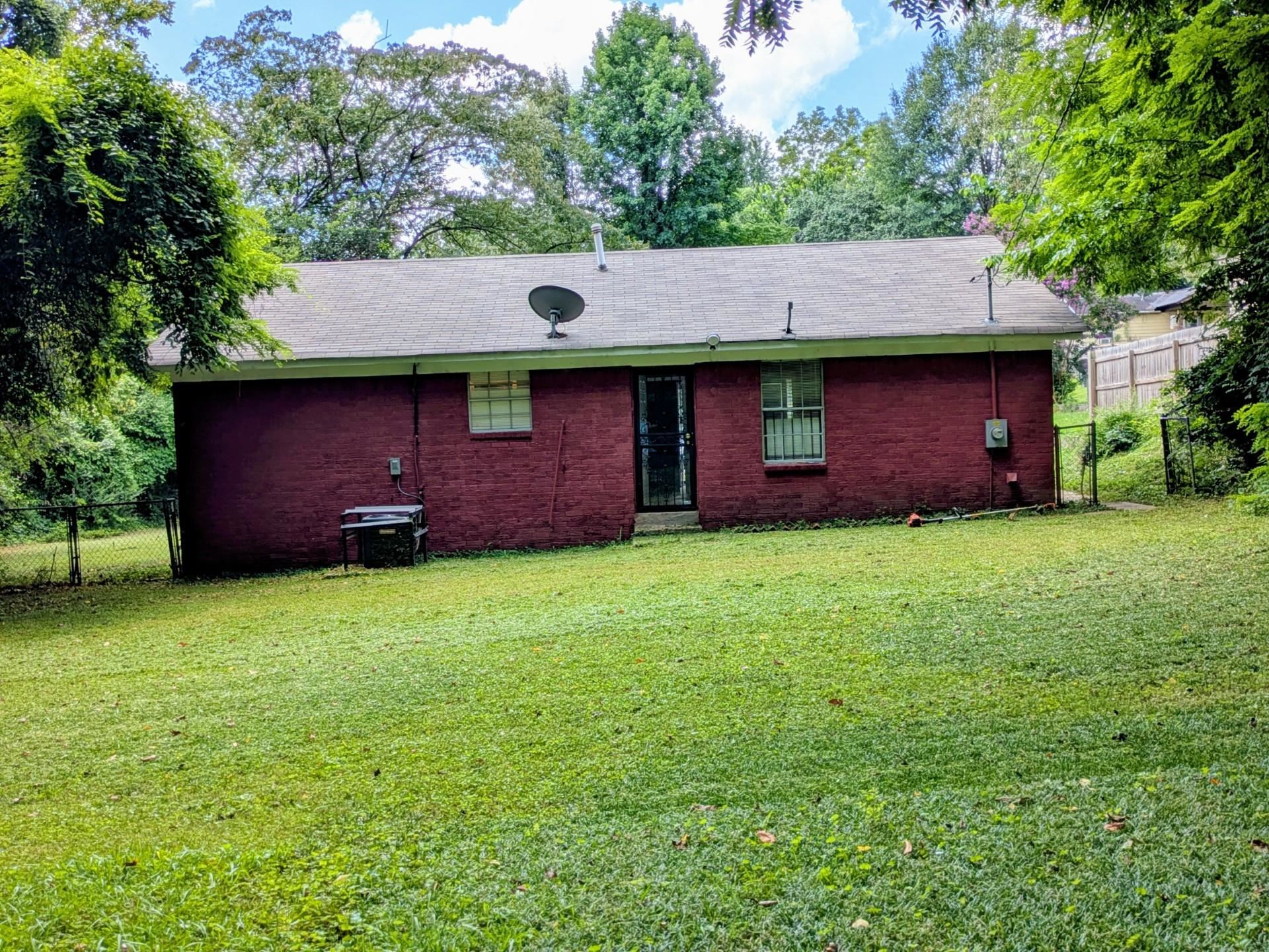 1822 Cedarhurst Ave Property Photo 19