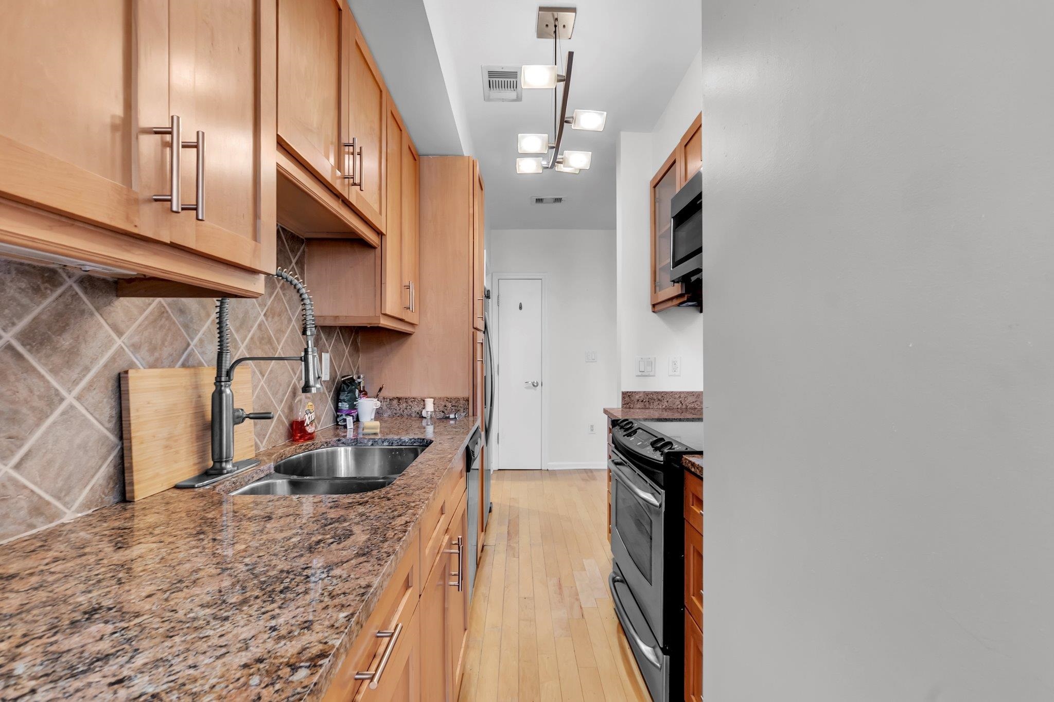 66 Monroe Ave 304 Property Photo 17