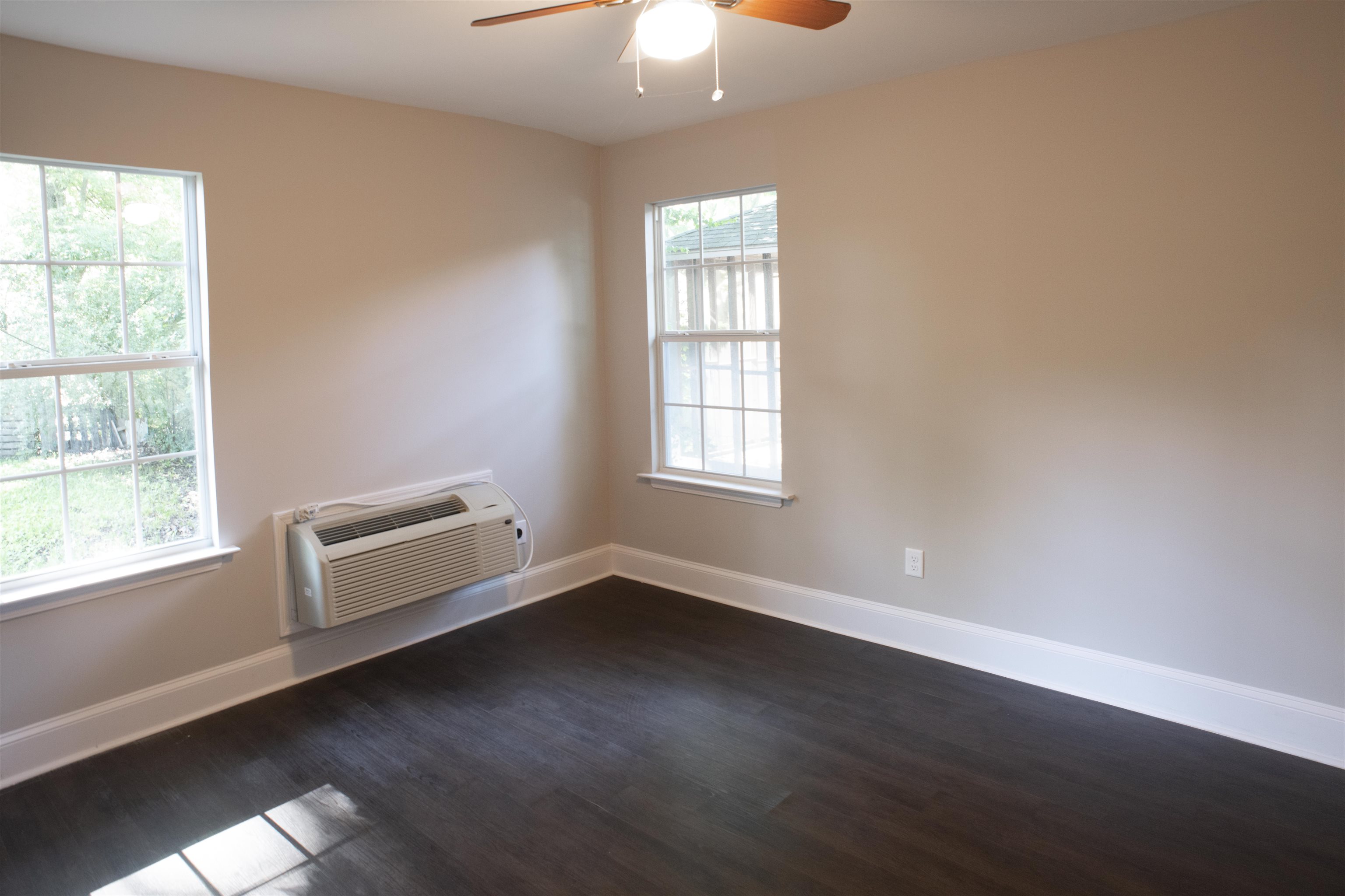 788 Brower St Property Photo 3