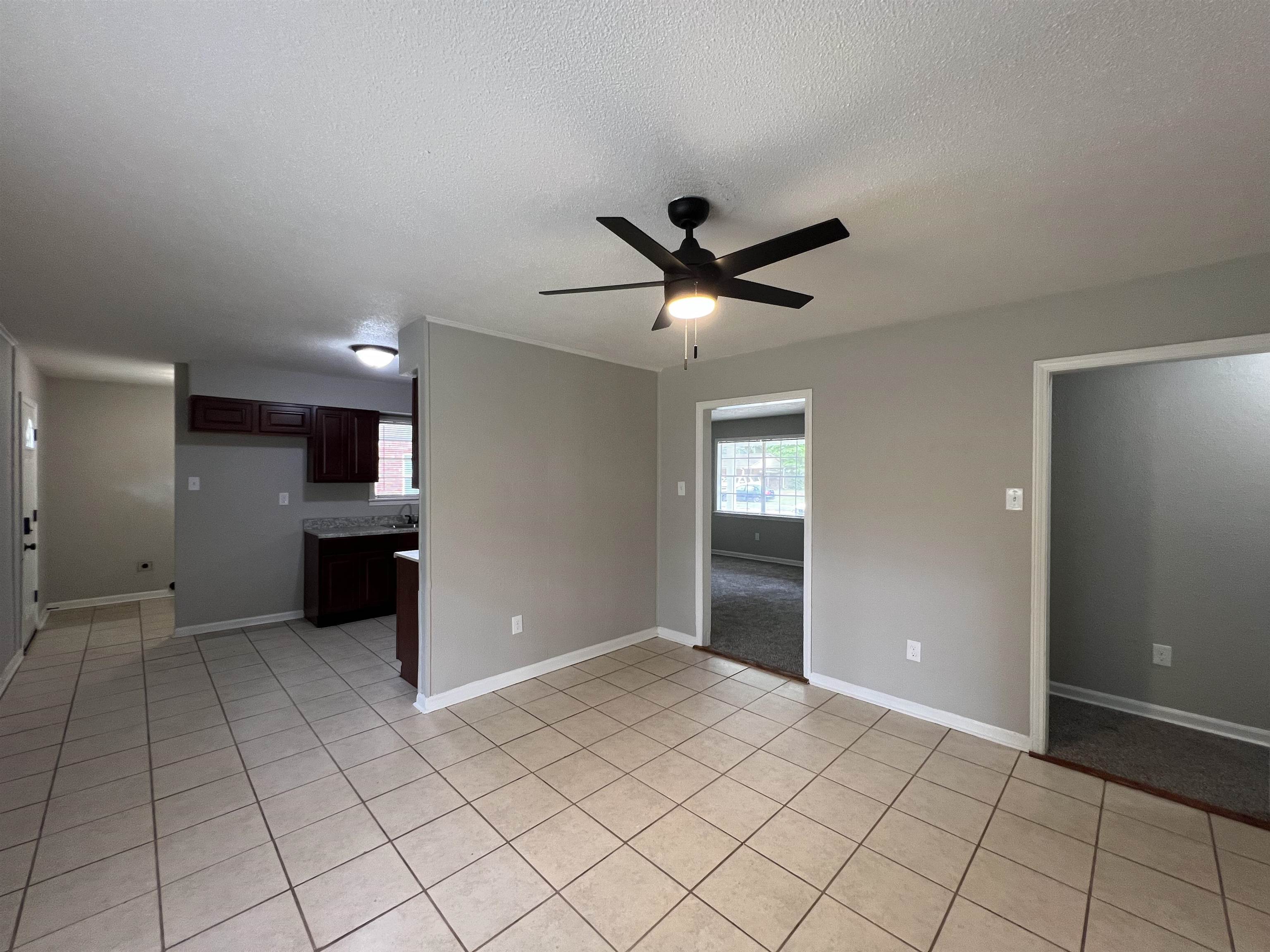 3075 Churchill St Property Photo 3