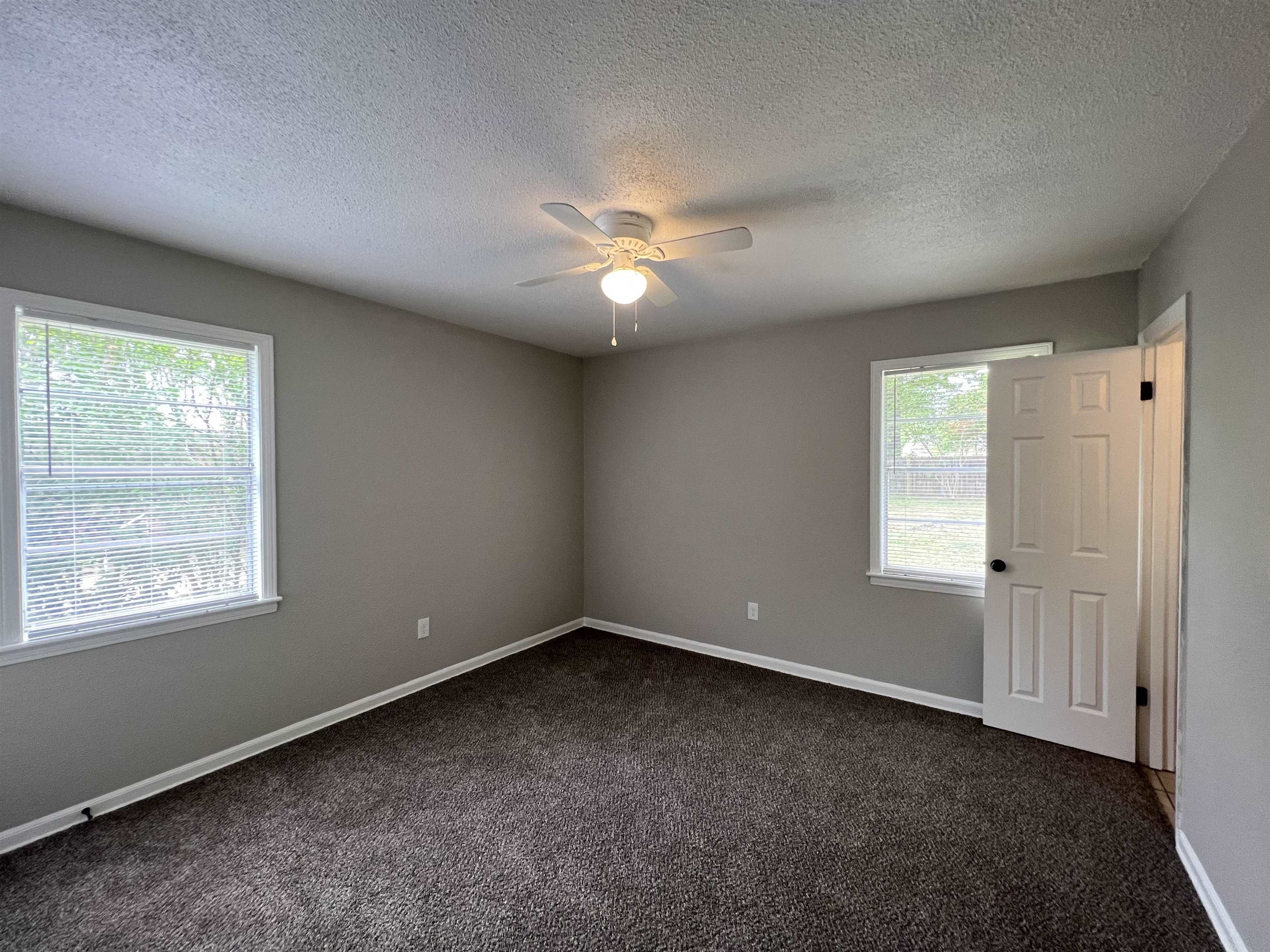 3075 Churchill St Property Photo 5