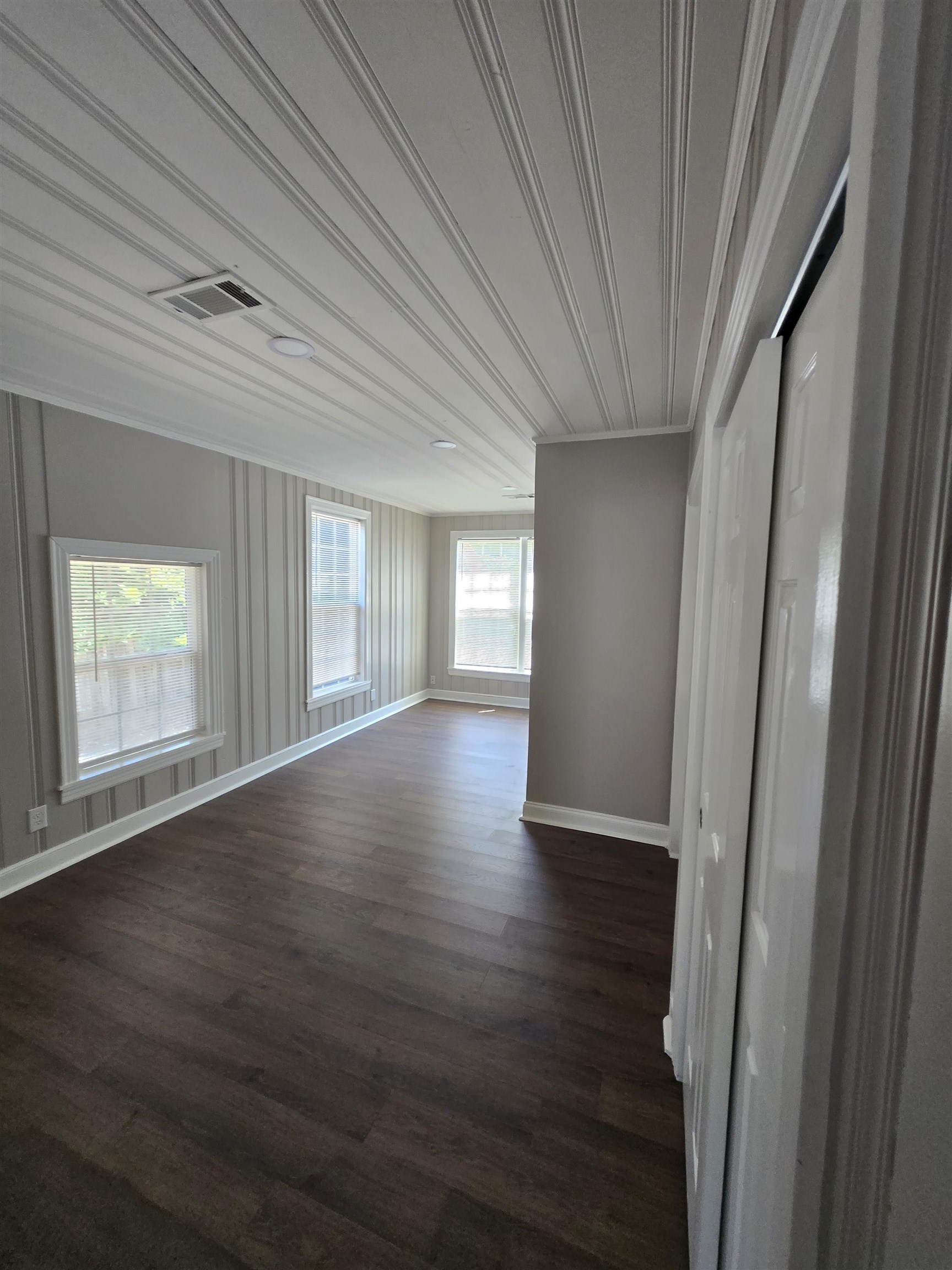 1048 N Avalon St Property Photo 10