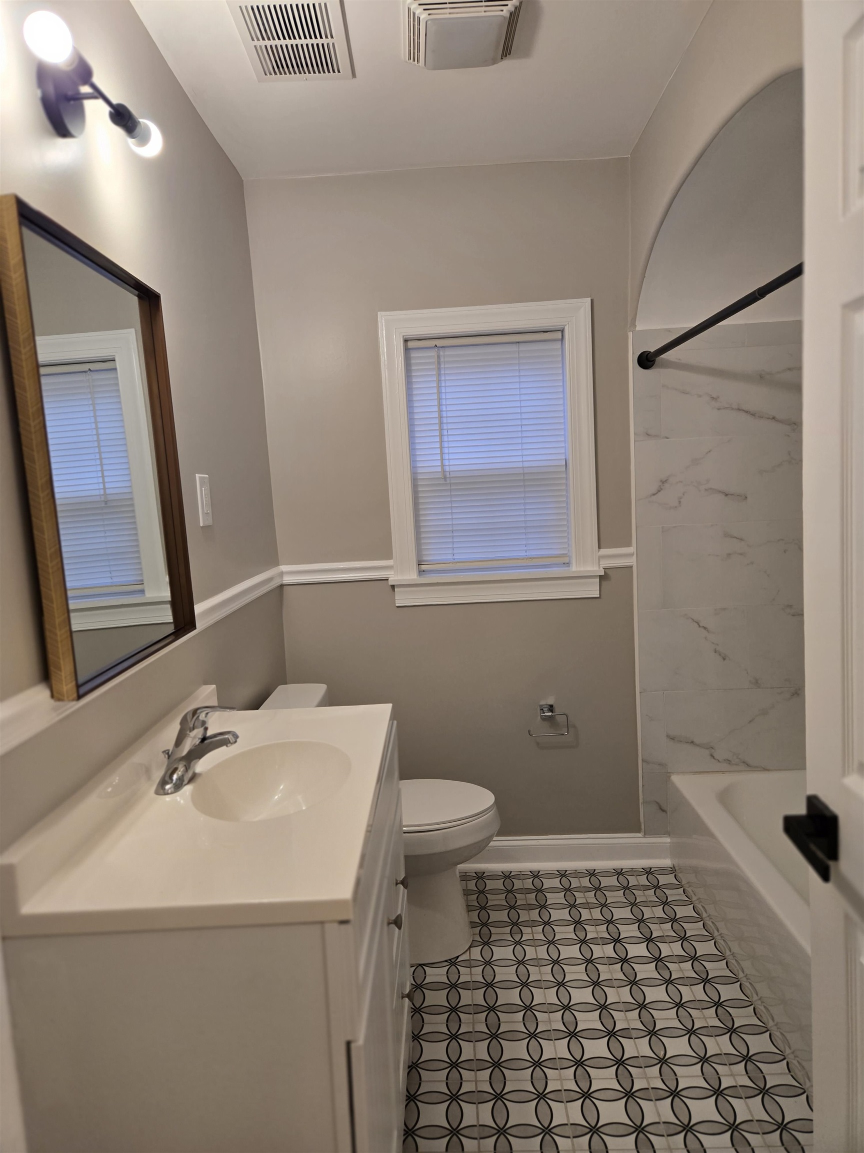 1048 N Avalon St Property Photo 13