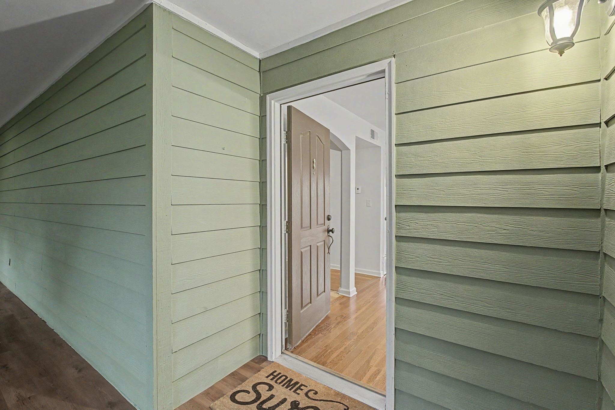 210 S Mclean Blvd 8 Property Photo 6