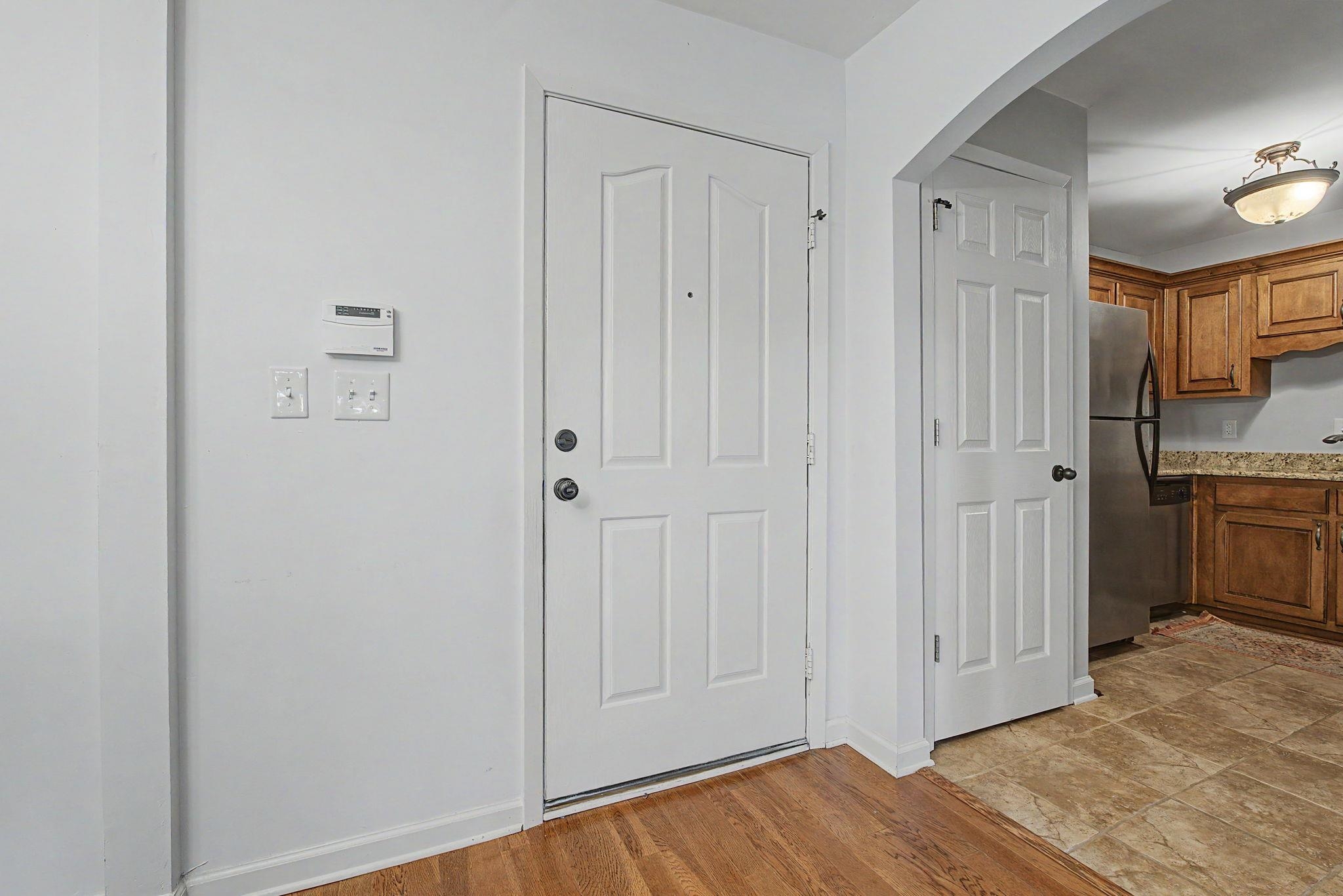 210 S Mclean Blvd 8 Property Photo 7