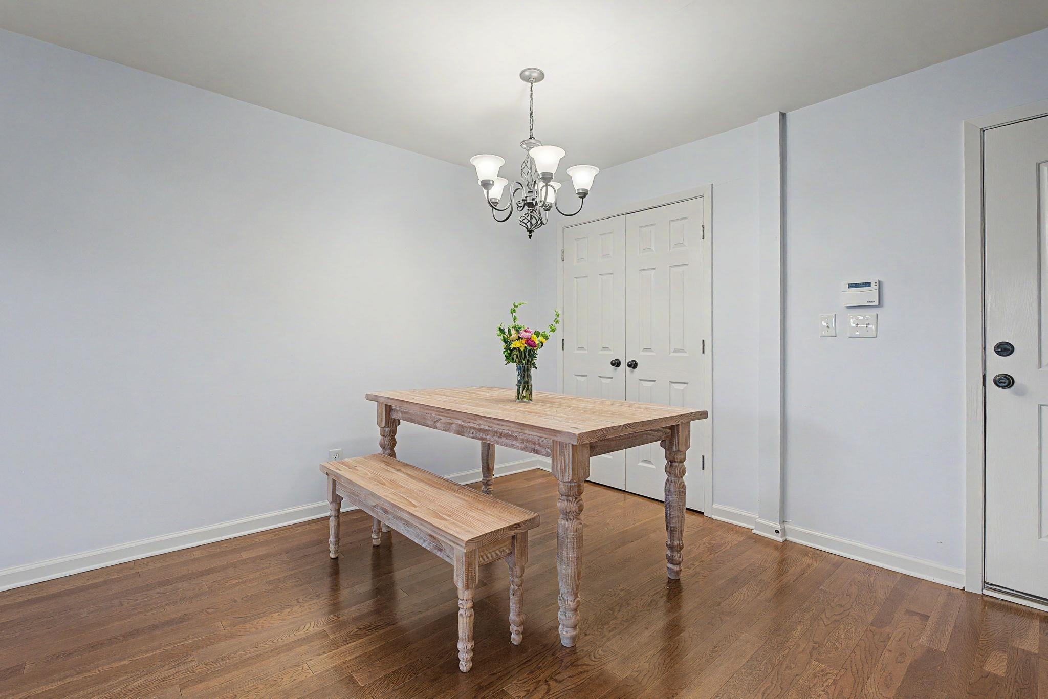 210 S Mclean Blvd 8 Property Photo 11