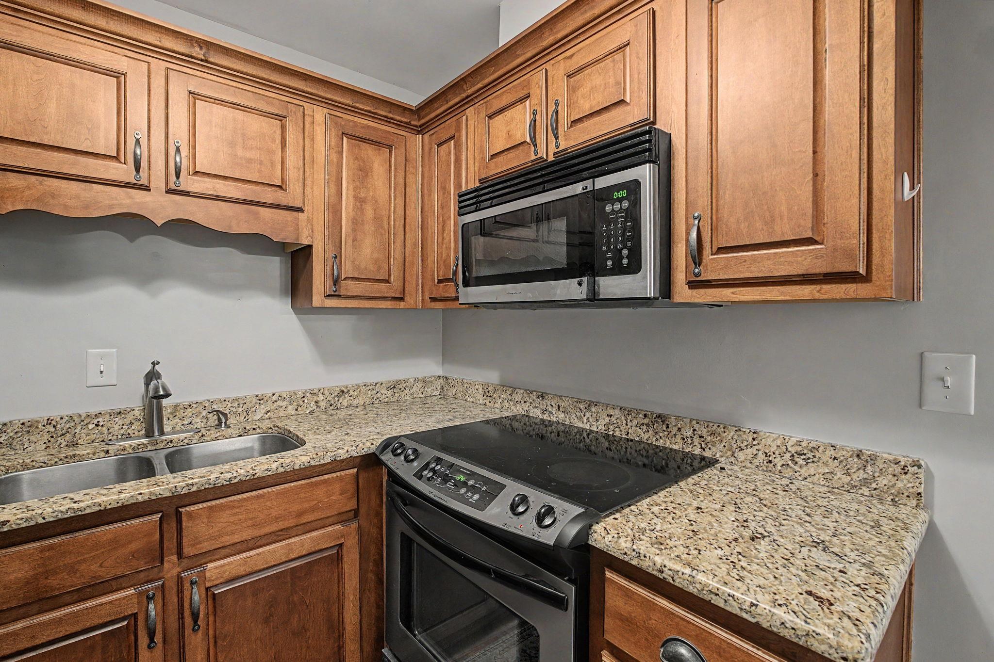 210 S Mclean Blvd 8 Property Photo 13