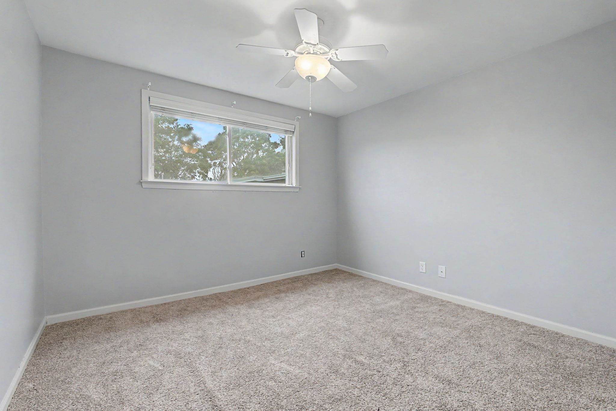 210 S Mclean Blvd 8 Property Photo 16