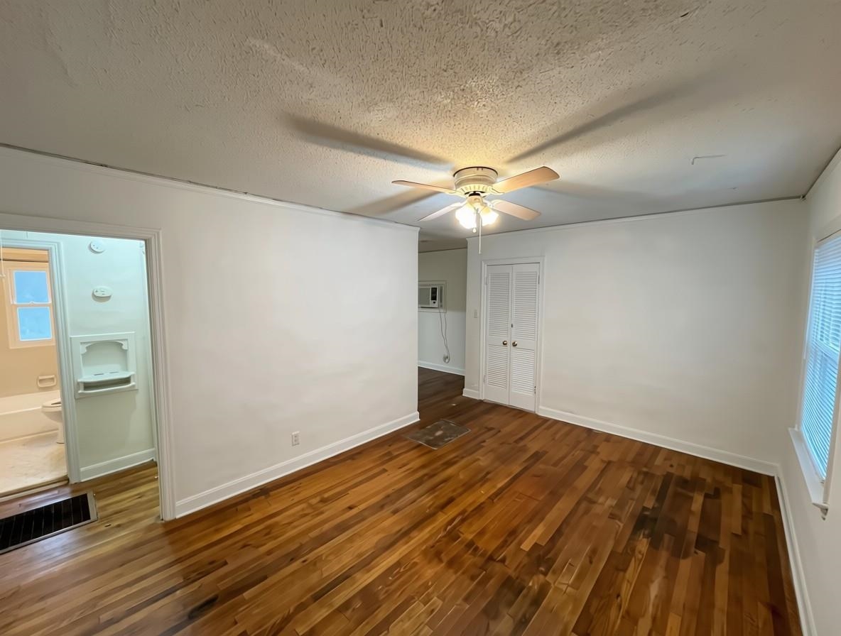 801 Bowen Cir Property Photo 3