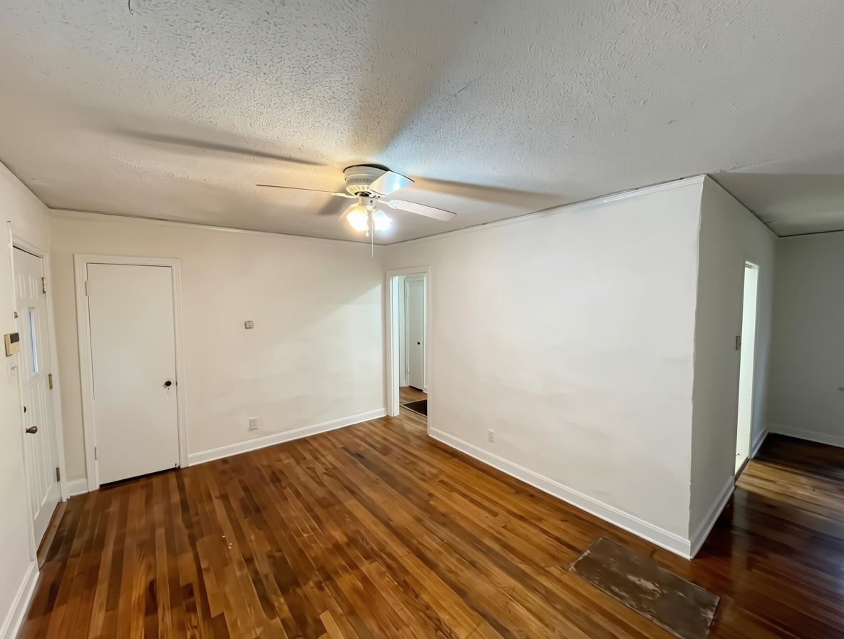 801 Bowen Cir Property Photo 4