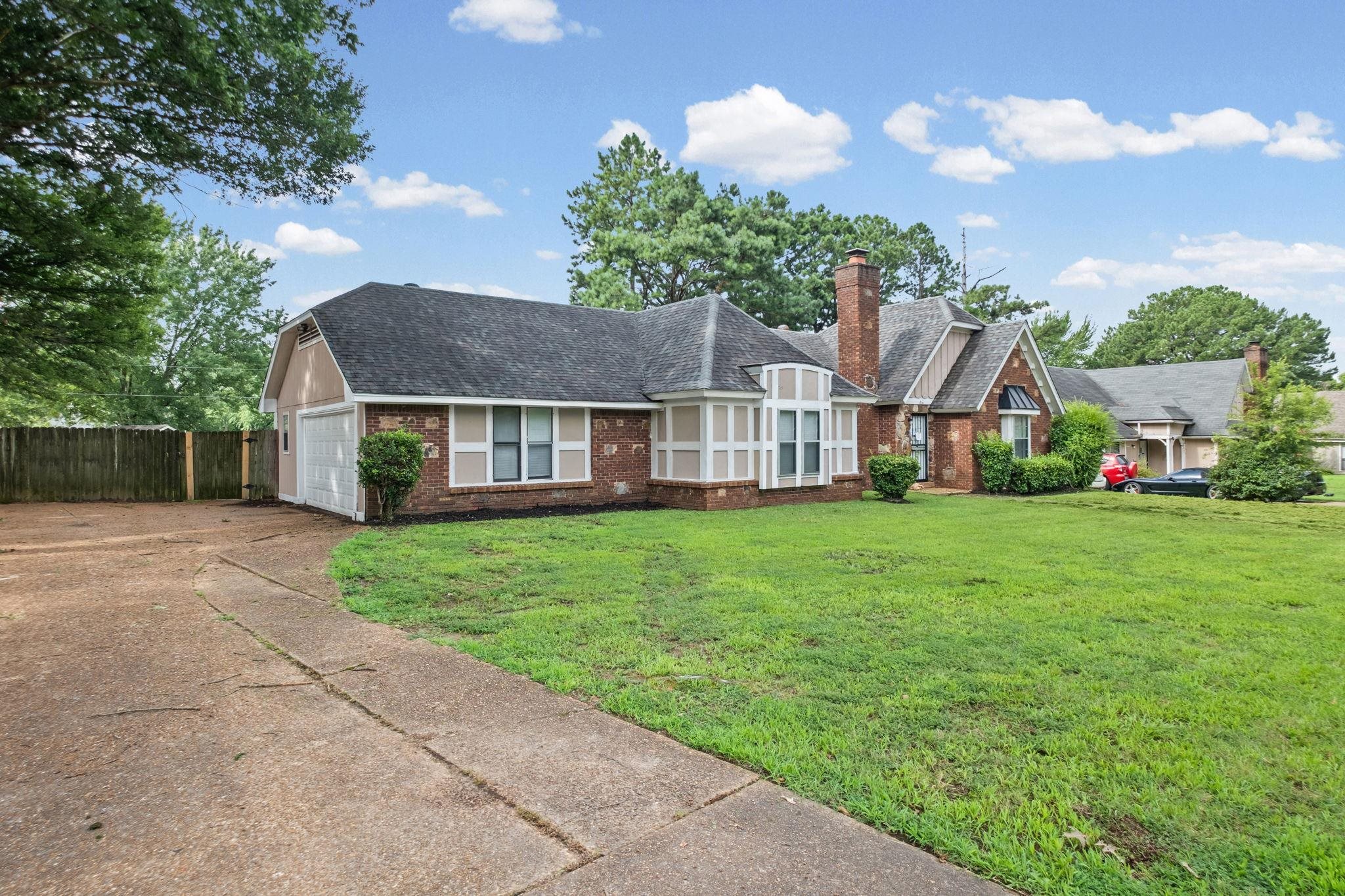 8141 Misty Meadows Ln Property Photo 2