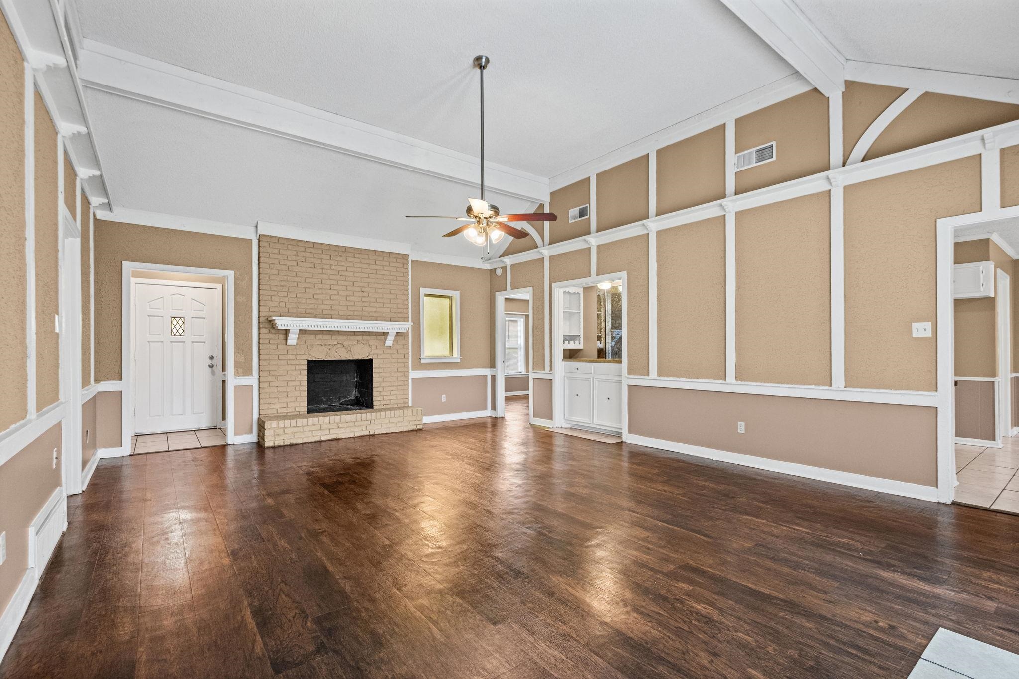 8141 Misty Meadows Ln Property Photo 5
