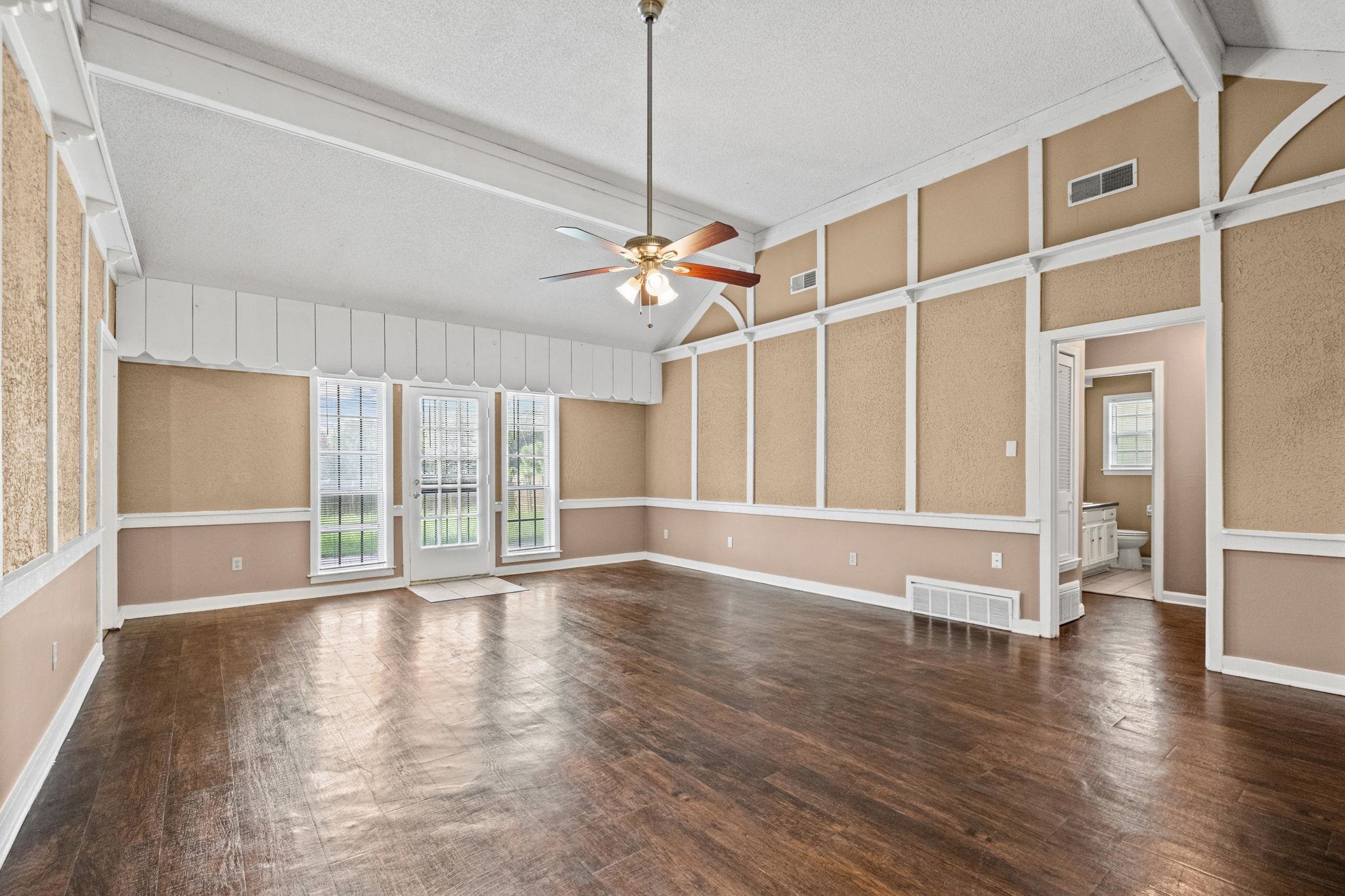 8141 Misty Meadows Ln Property Photo 6