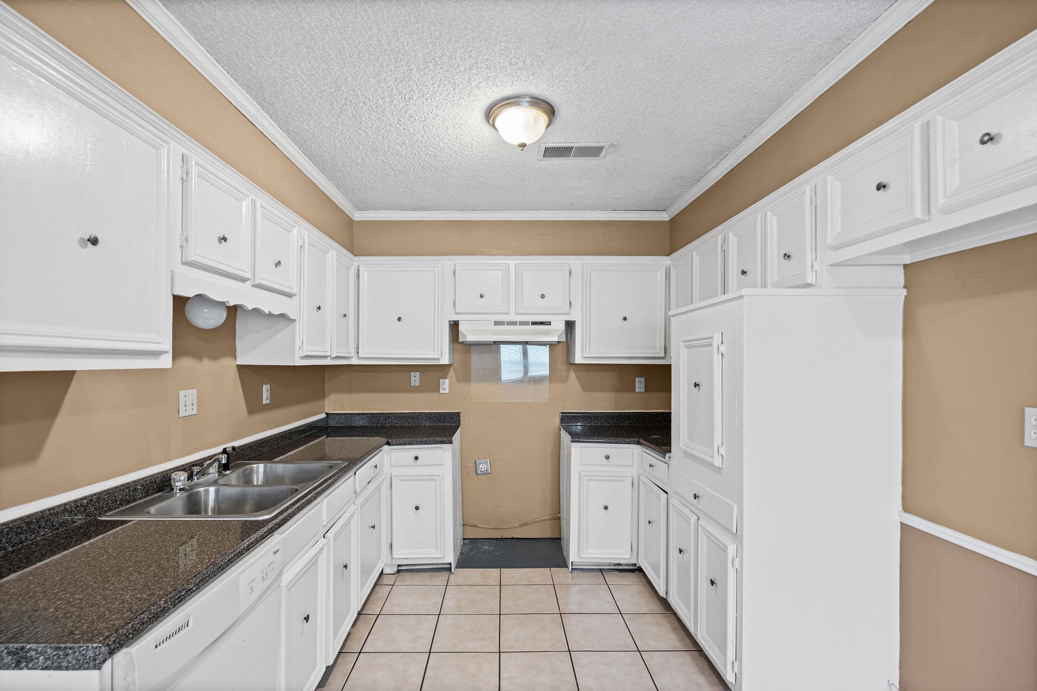 8141 Misty Meadows Ln Property Photo 9