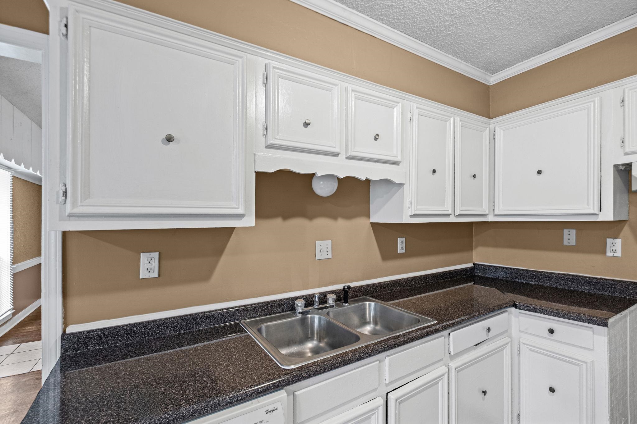 8141 Misty Meadows Ln Property Photo 10