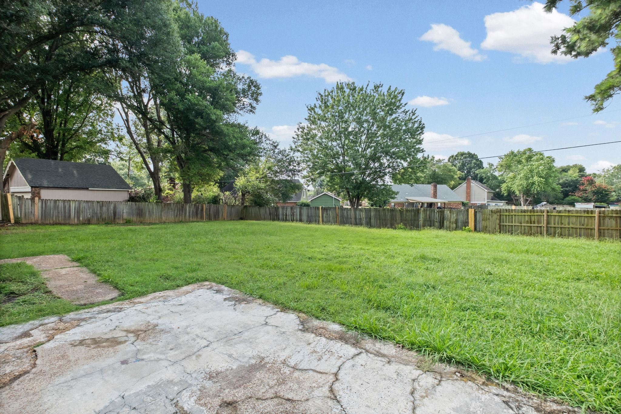 8141 Misty Meadows Ln Property Photo 18
