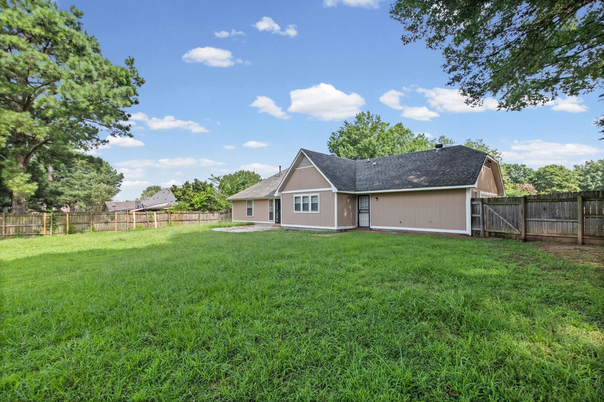8141 Misty Meadows Ln Property Photo 19