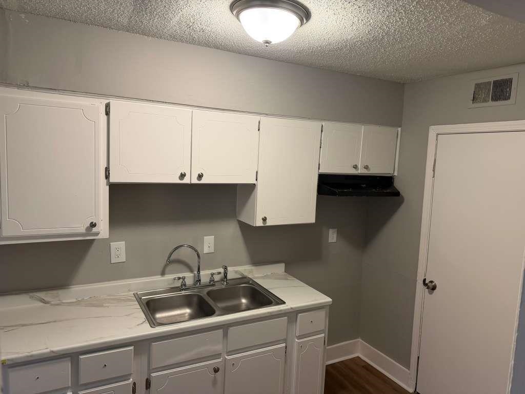 1008 University St Property Photo 6