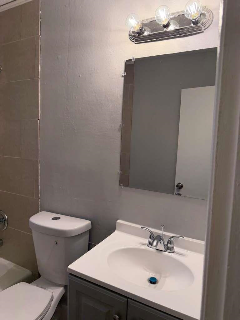 1008 University St Property Photo 8