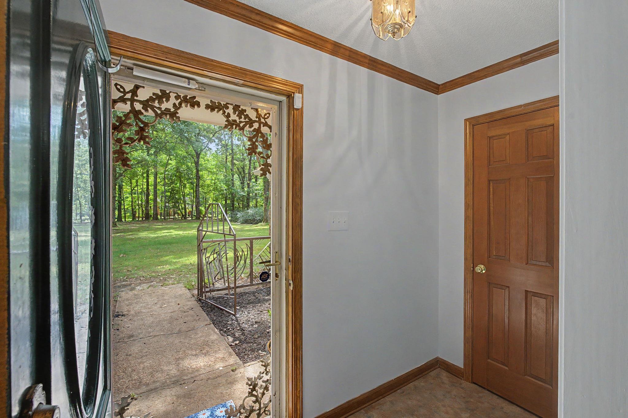 4703 Oak Rd Property Photo 4