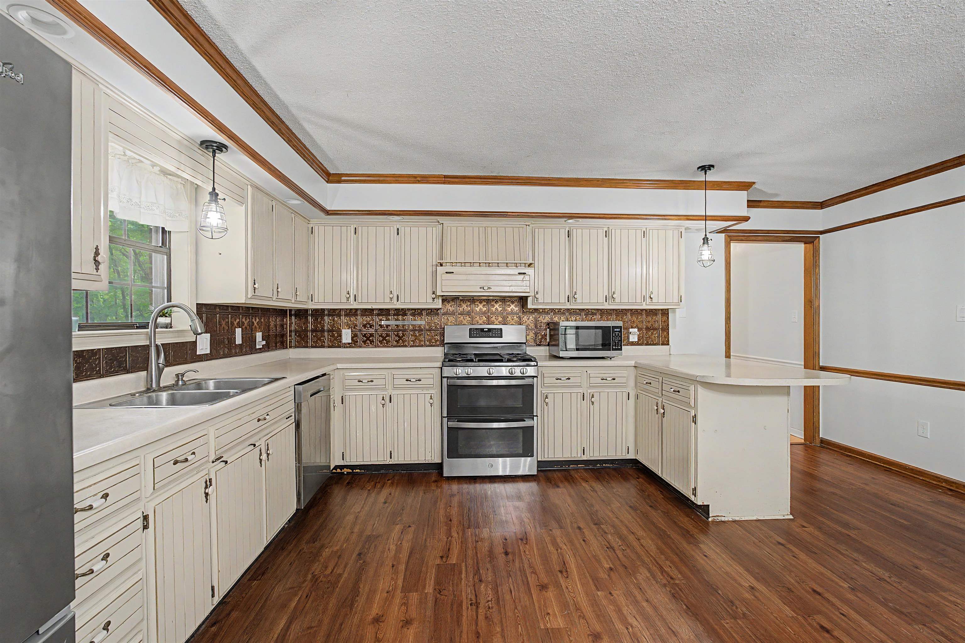 4703 Oak Rd Property Photo 6