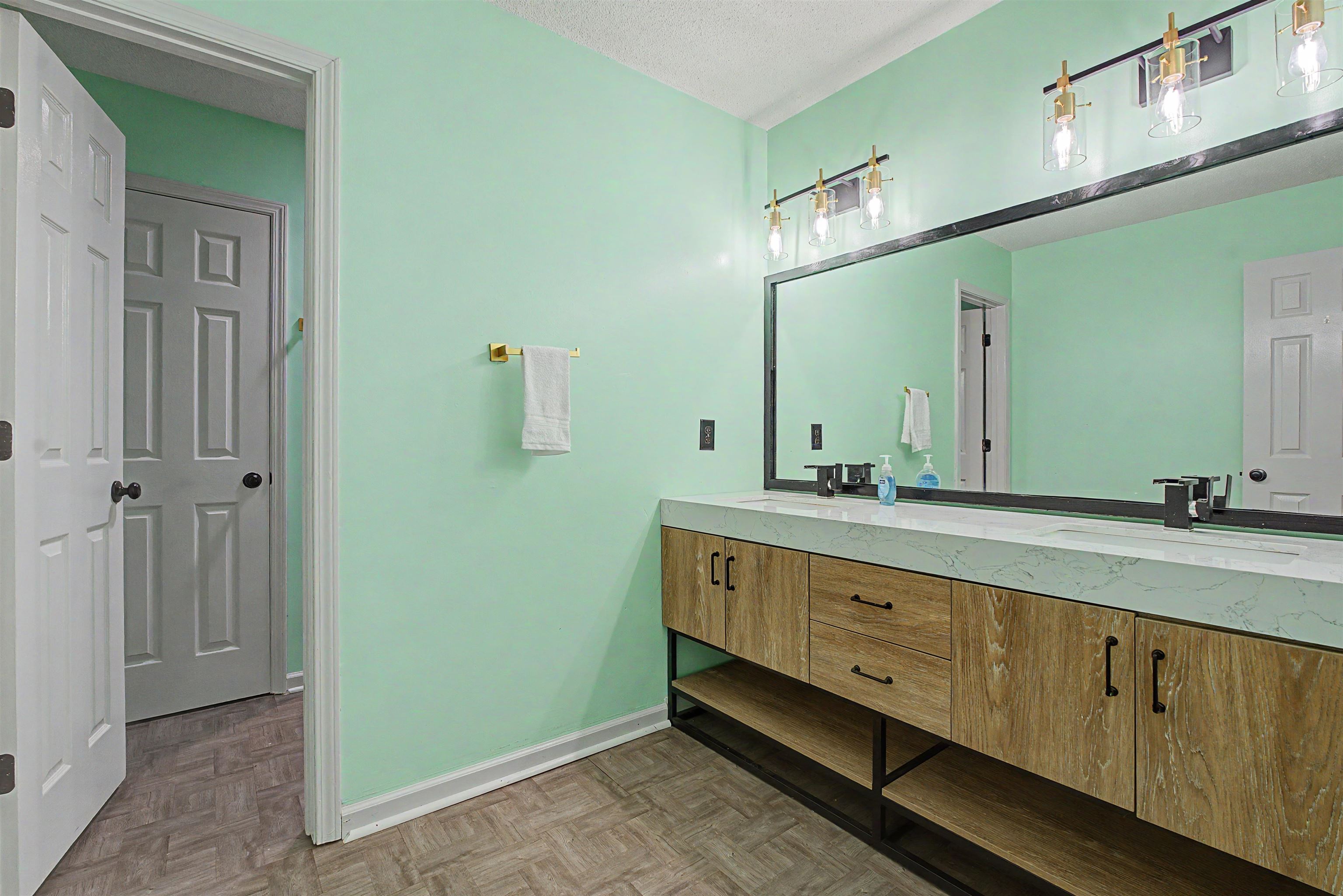 4703 Oak Rd Property Photo 11