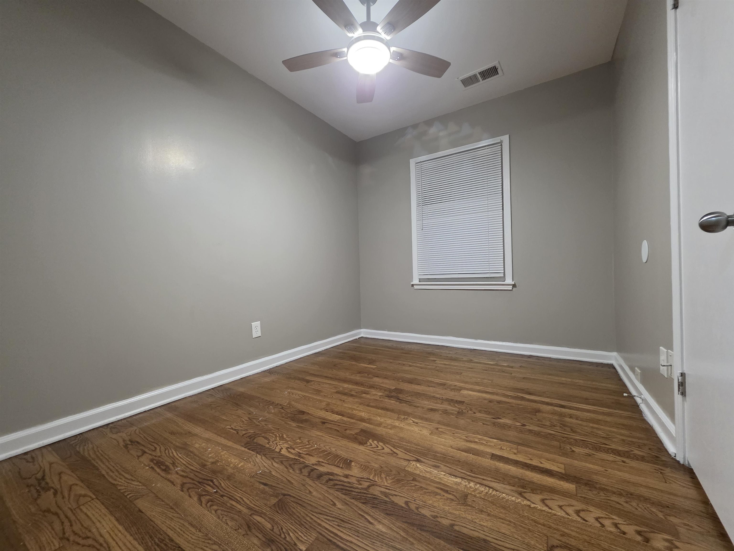 1706 Echles St Property Photo 9