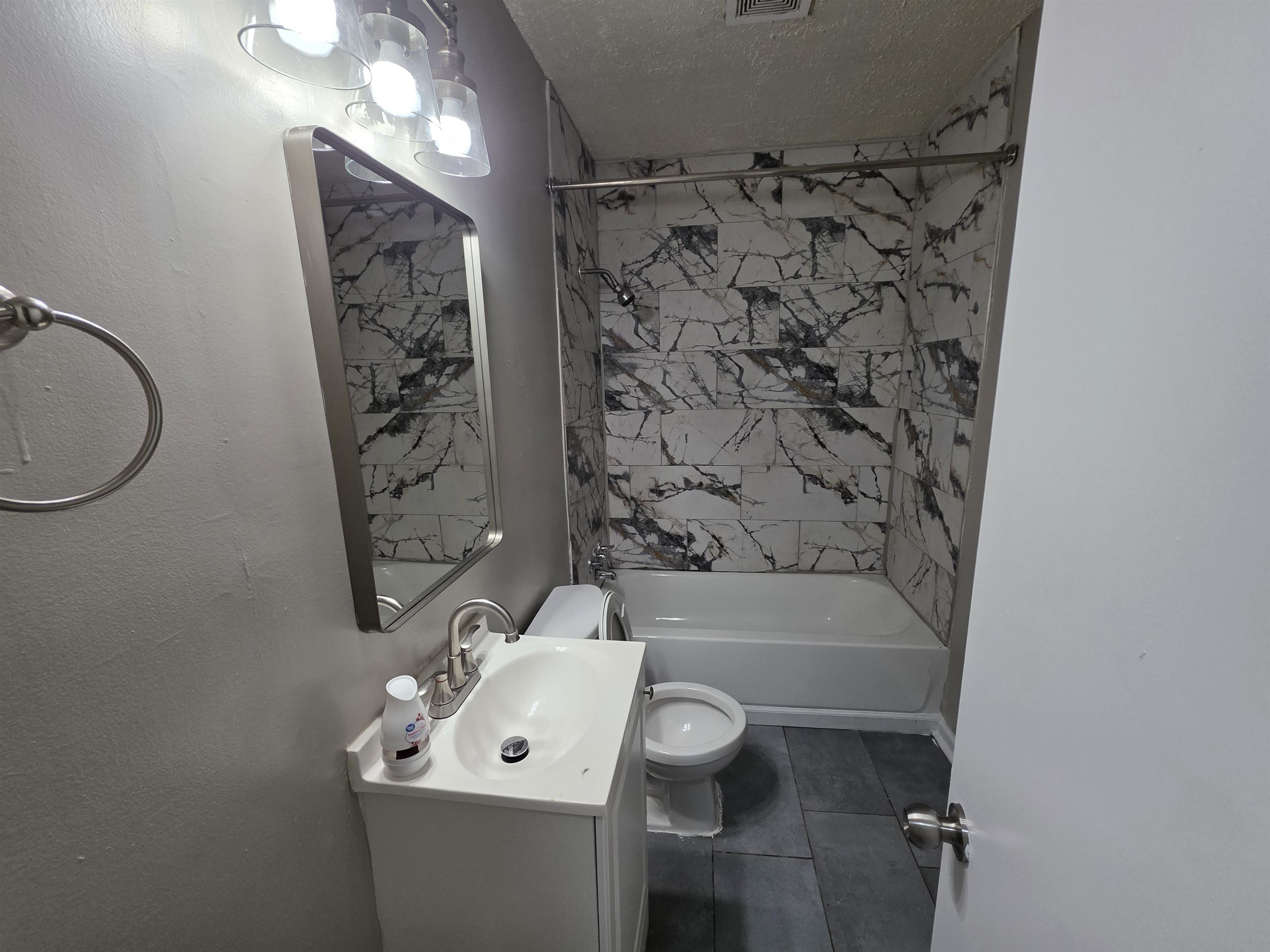 1706 Echles St Property Photo 13