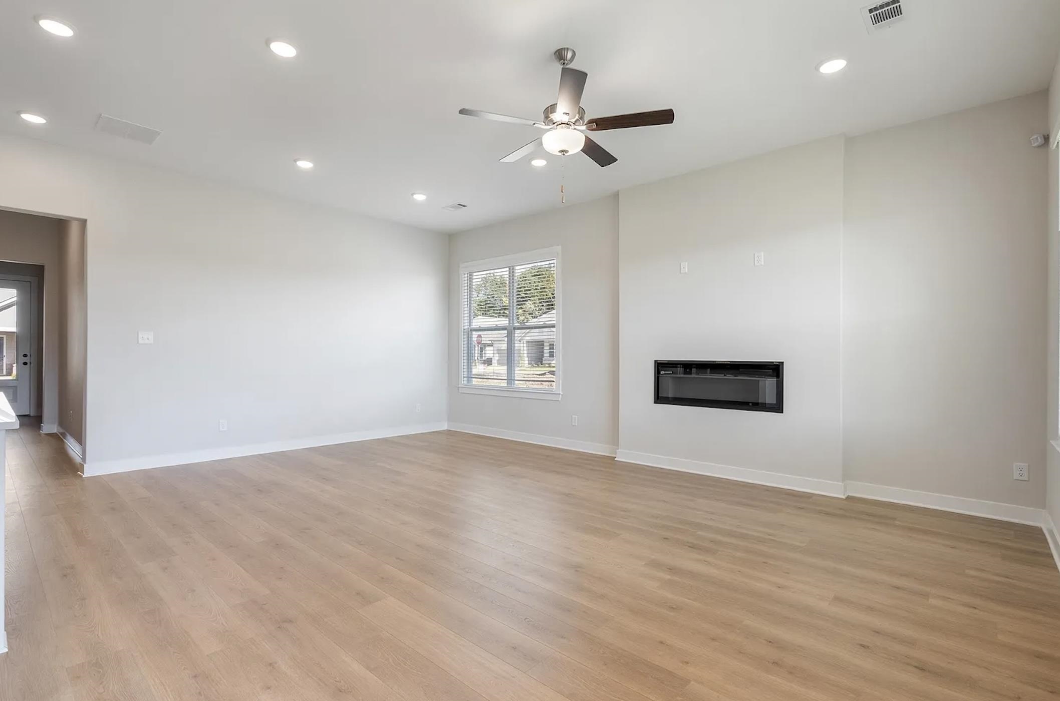 1157 Green Meadows Blvd Property Photo 8