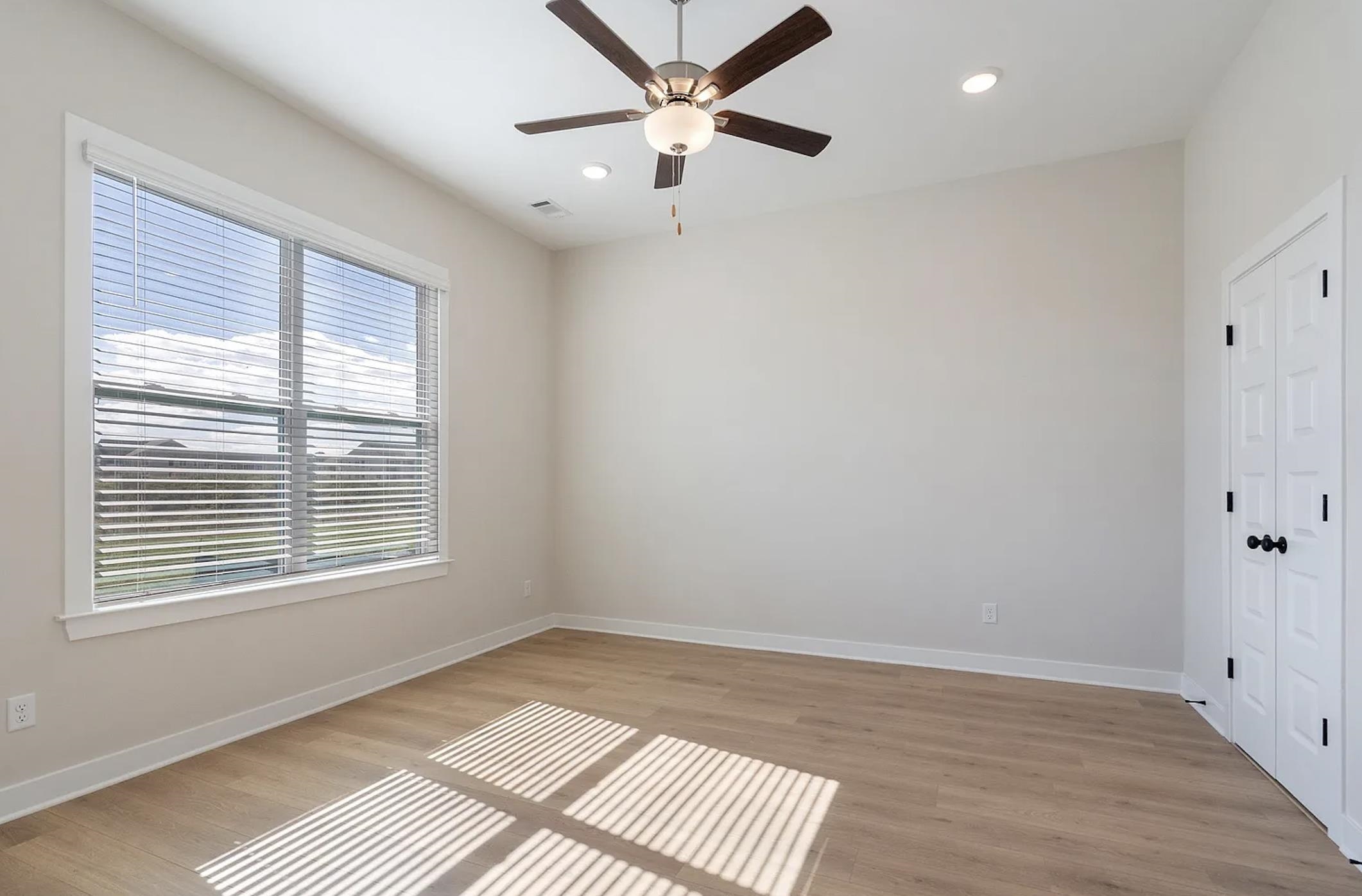 1157 Green Meadows Blvd Property Photo 10