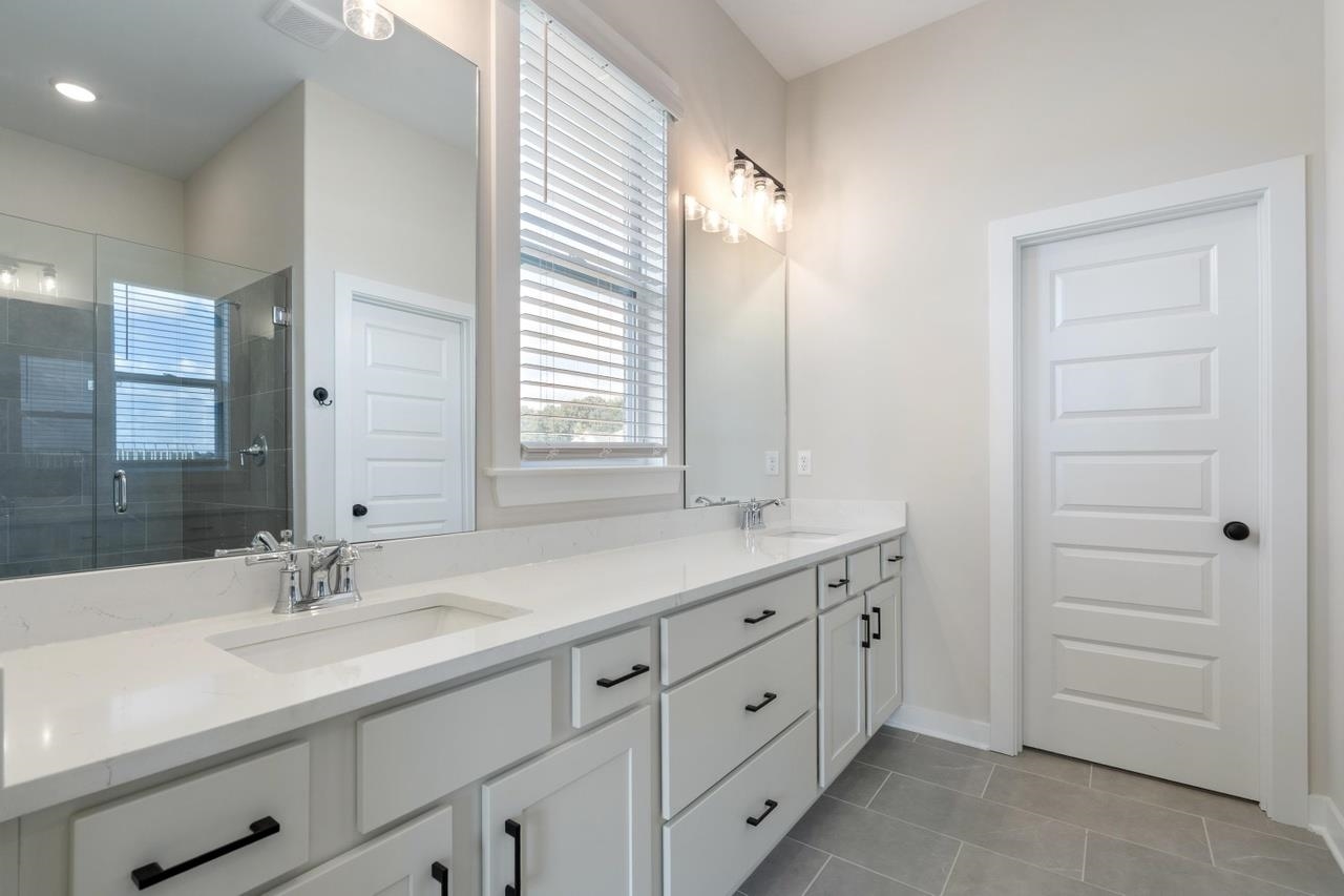 1157 Green Meadows Blvd Property Photo 11