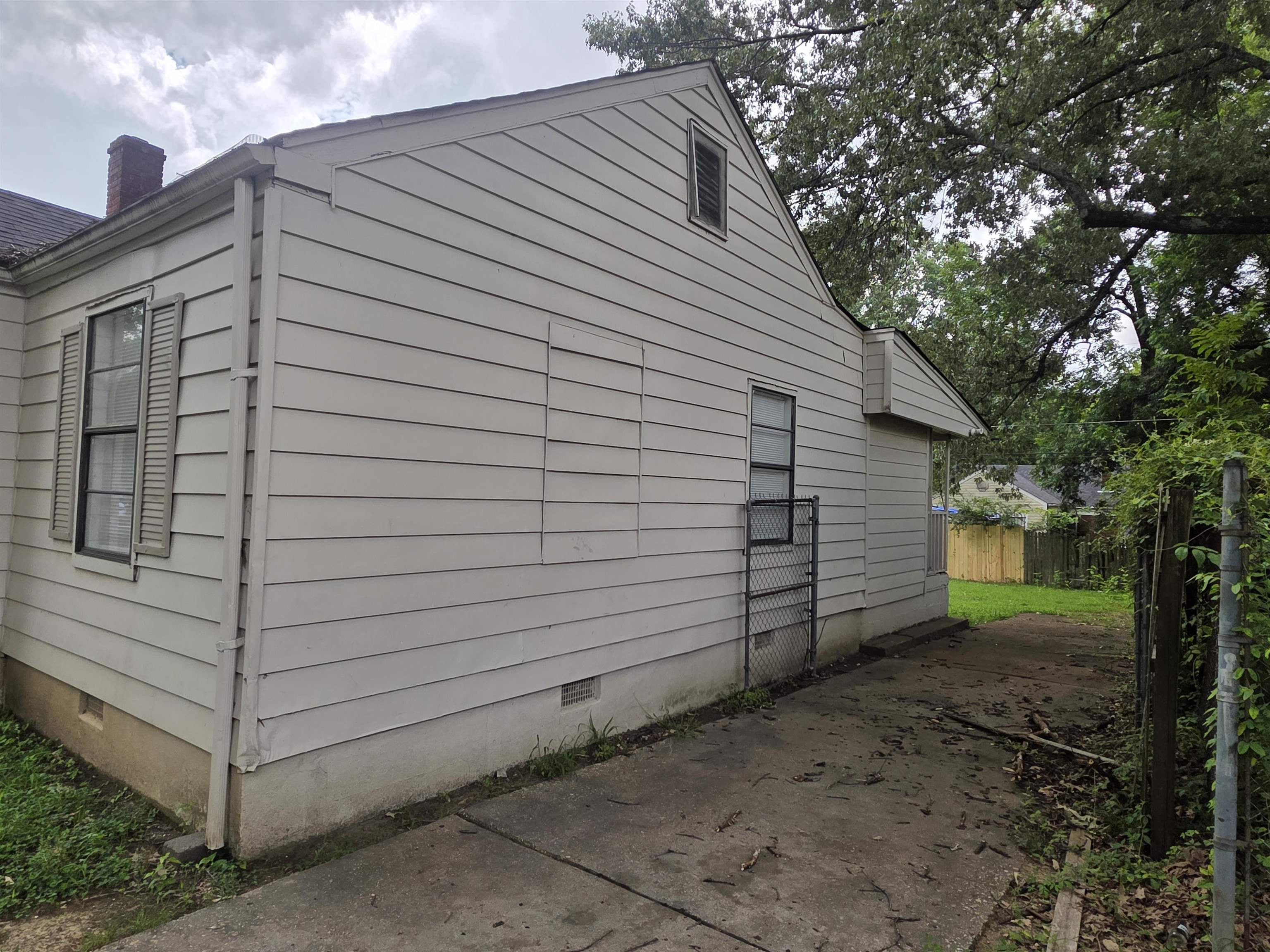 3487 Heckle Ave Property Photo 3