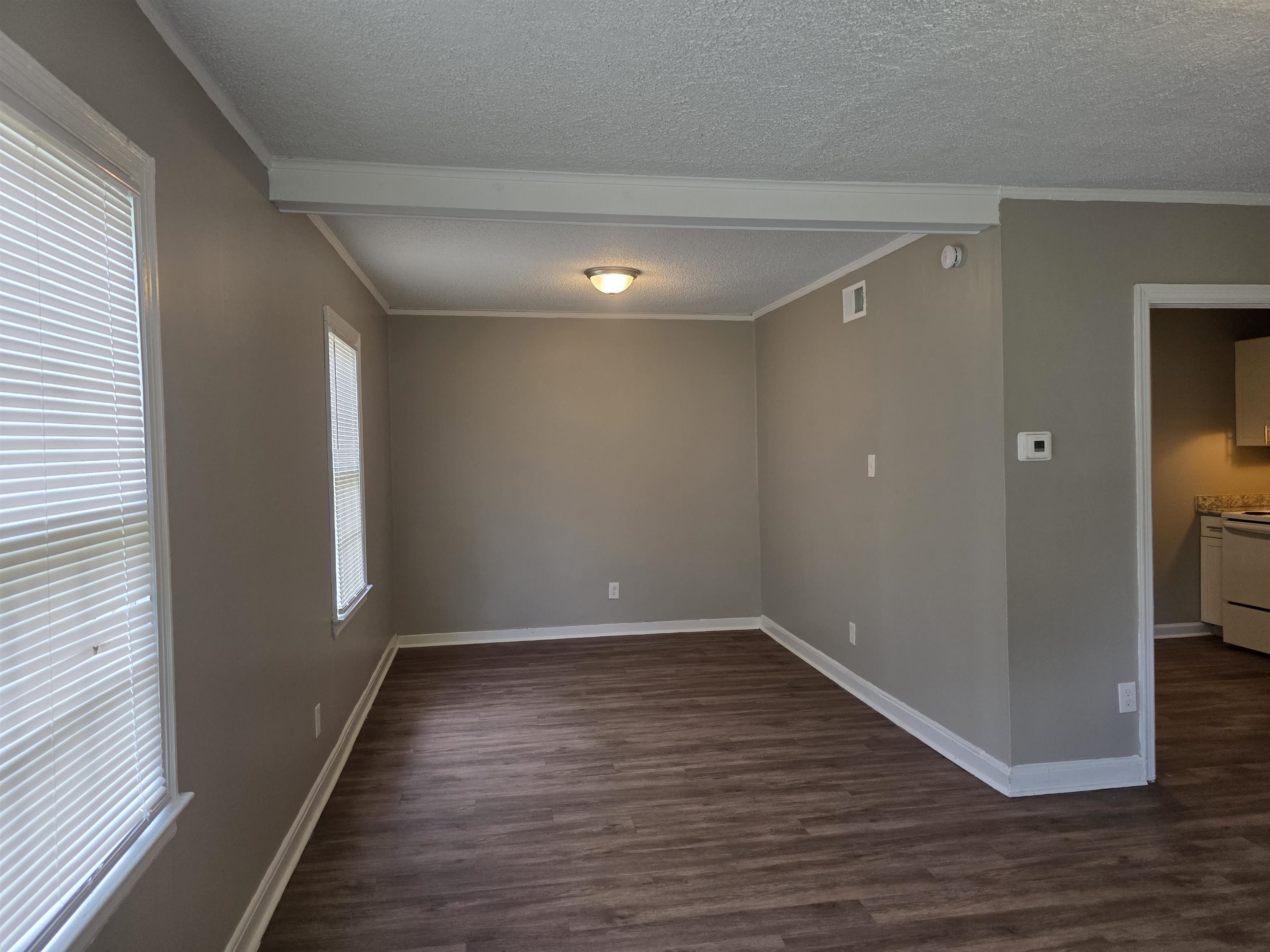 3487 Heckle Ave Property Photo 6