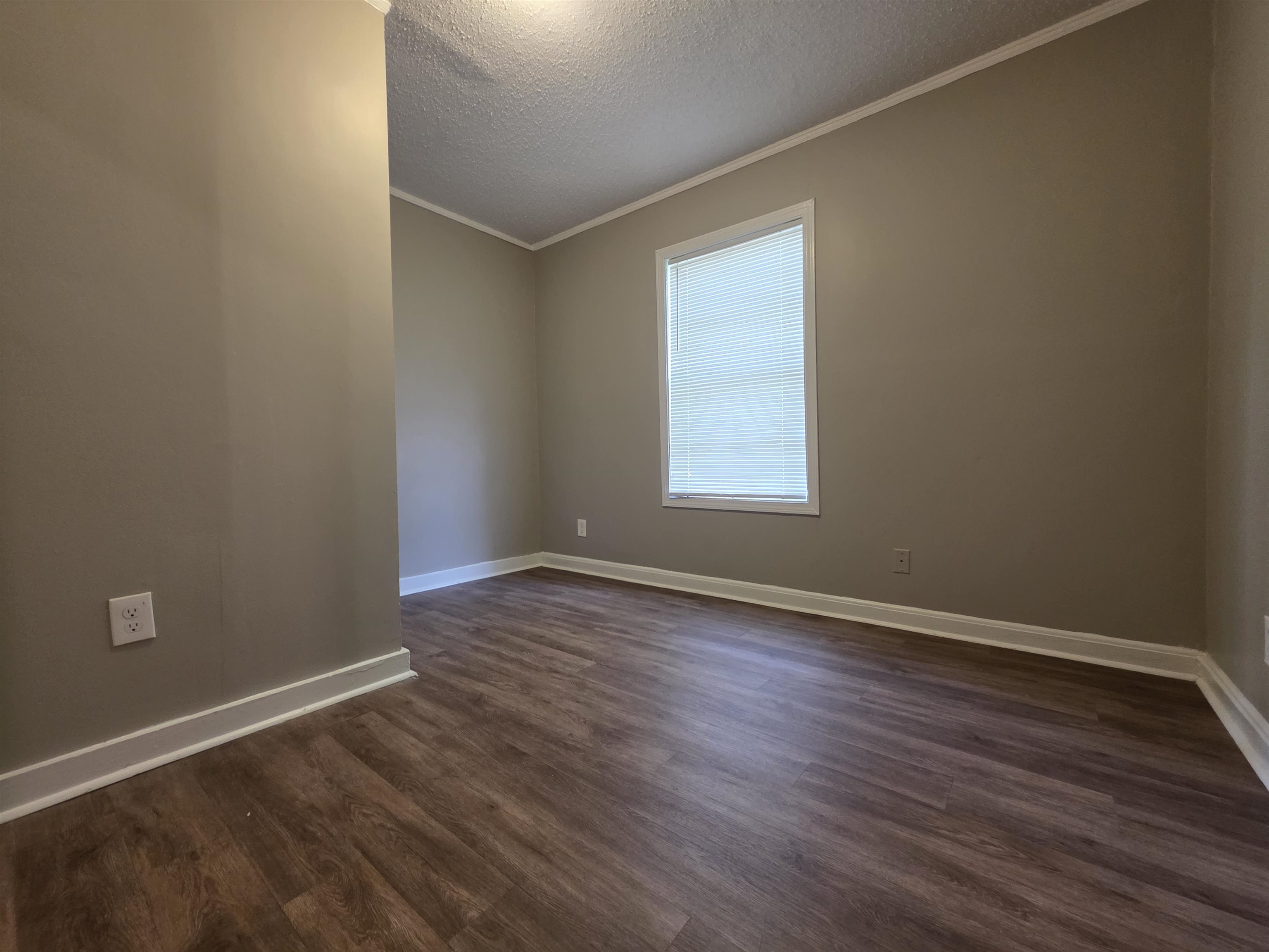 3487 Heckle Ave Property Photo 9