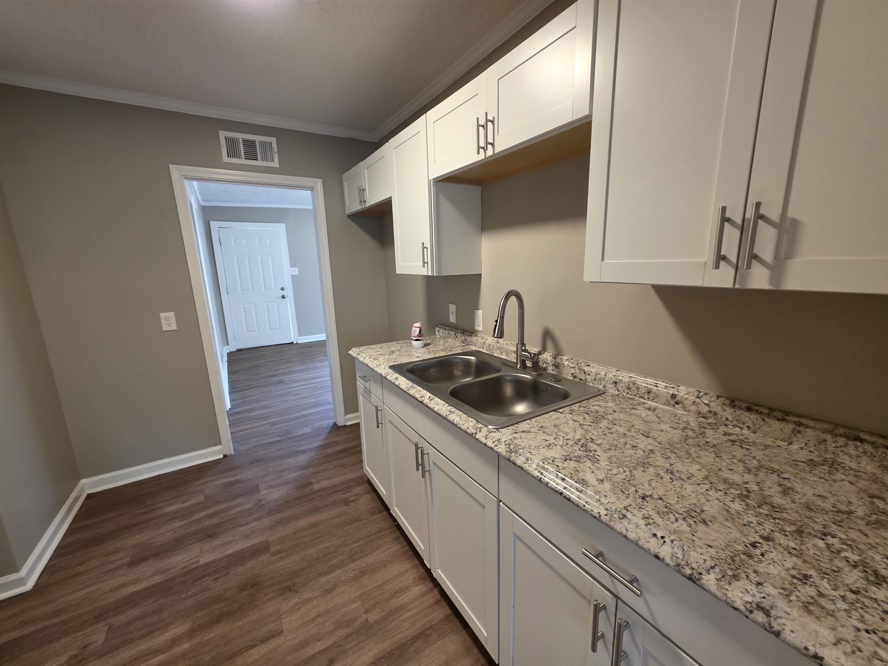 3487 Heckle Ave Property Photo 11