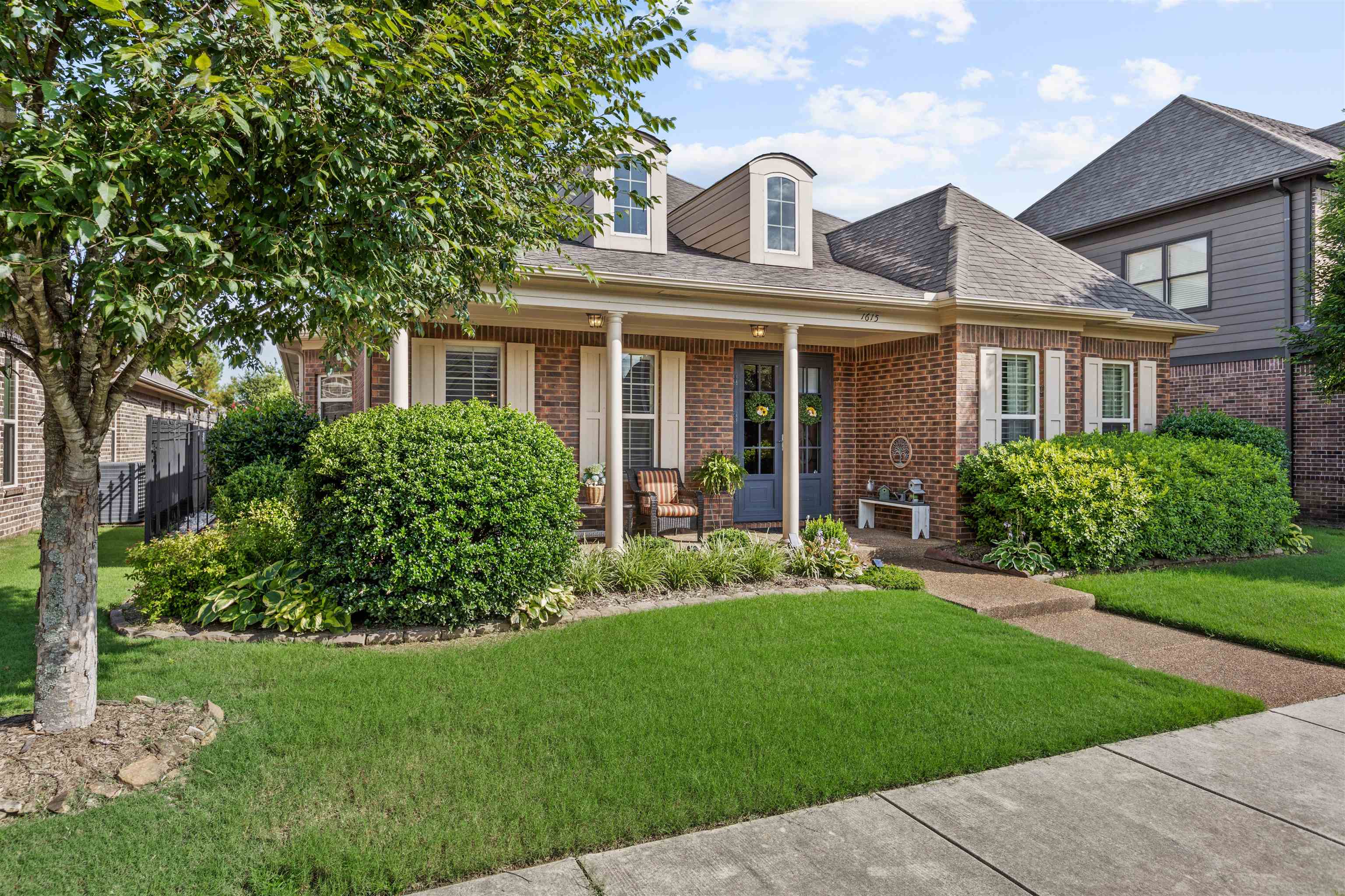 1615 Poppy Hills Dr Property Photo 3