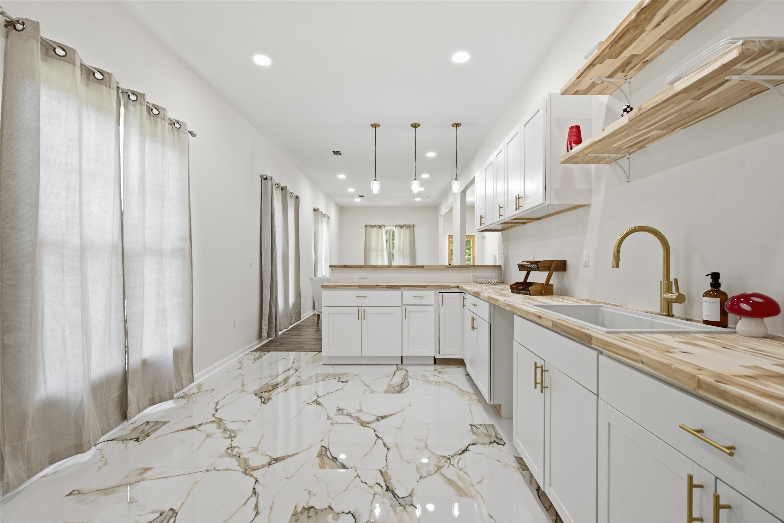 1055 Shaw Pl Property Photo 8