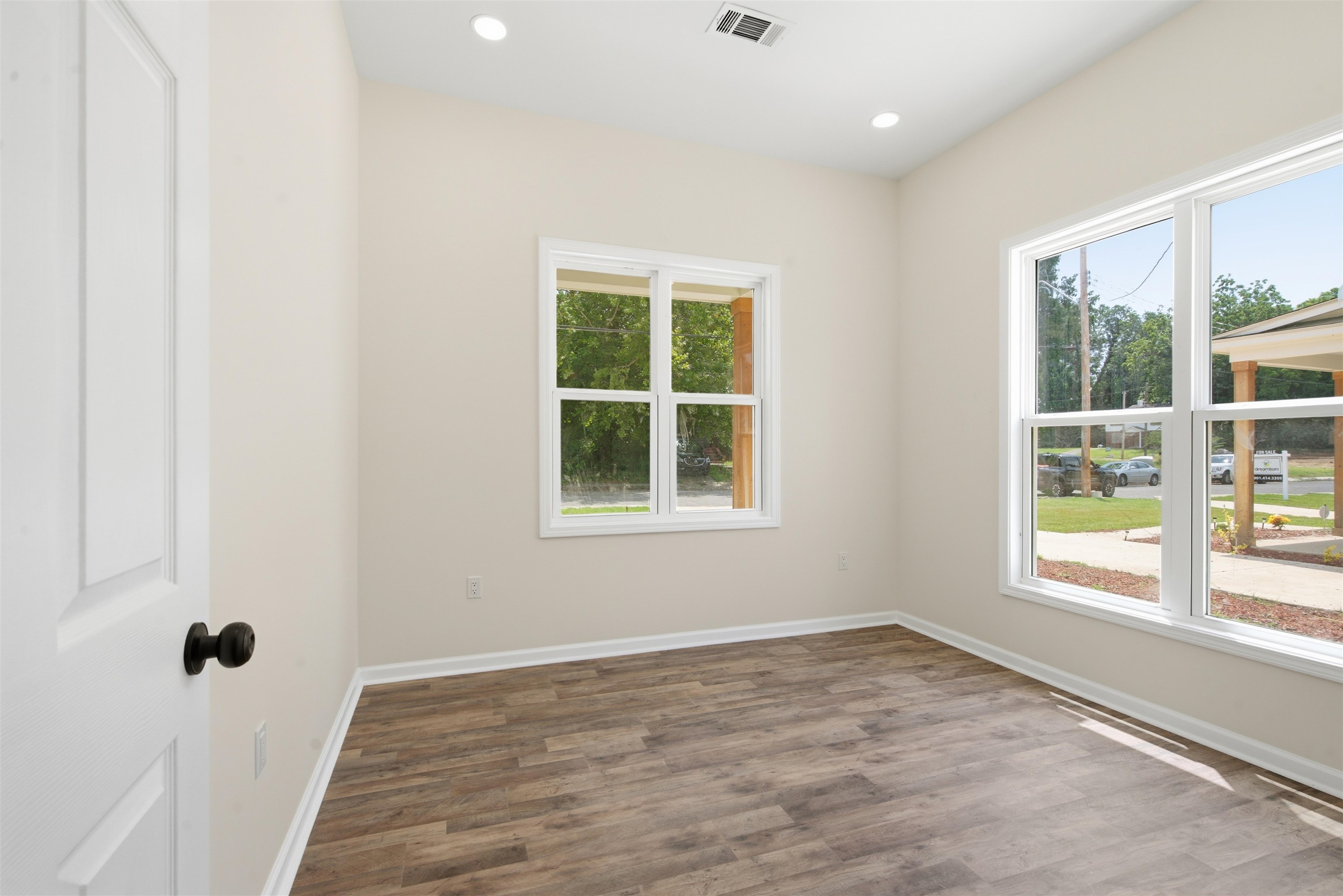 1055 Shaw Pl Property Photo 9