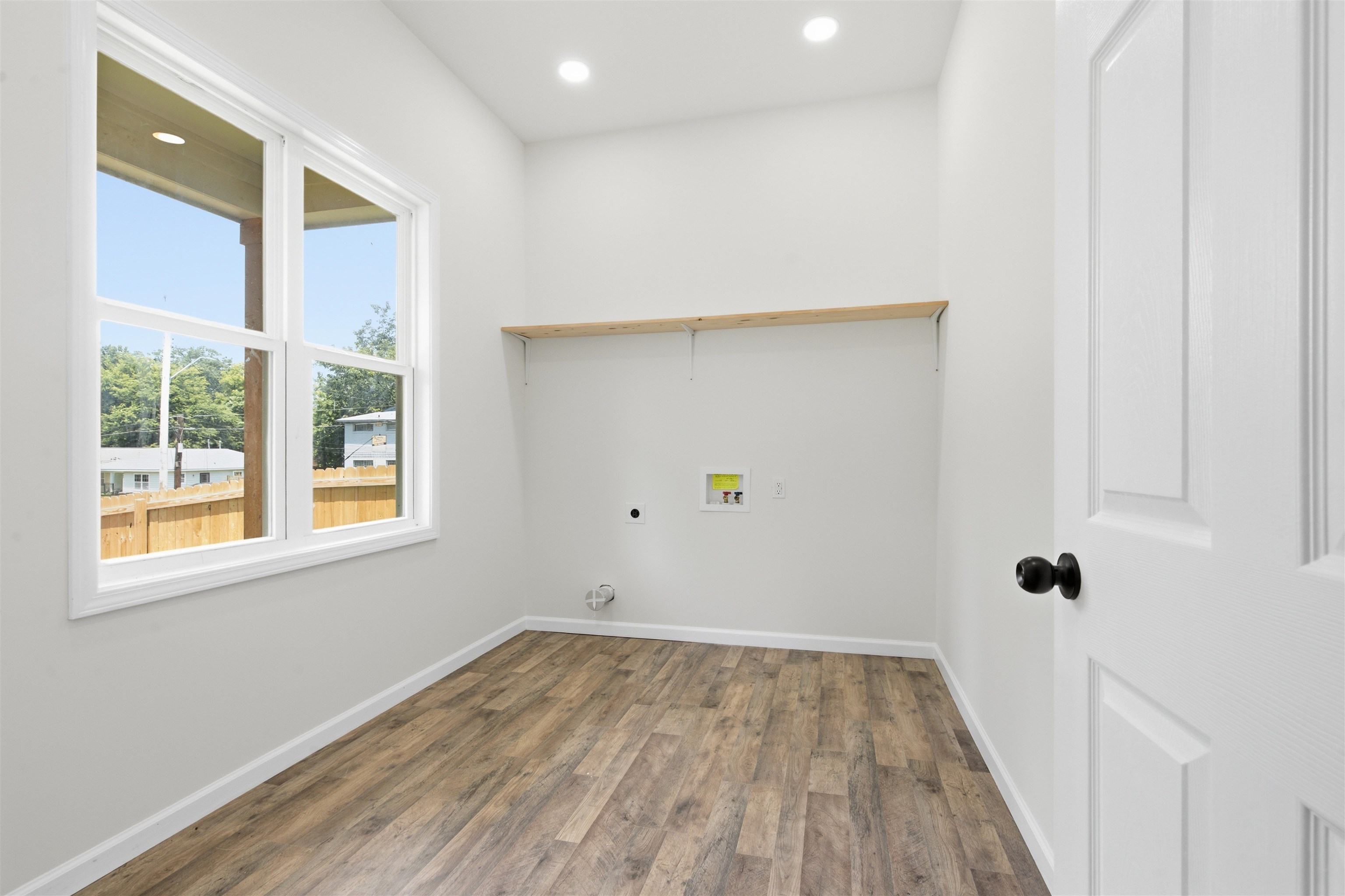 1055 Shaw Pl Property Photo 17