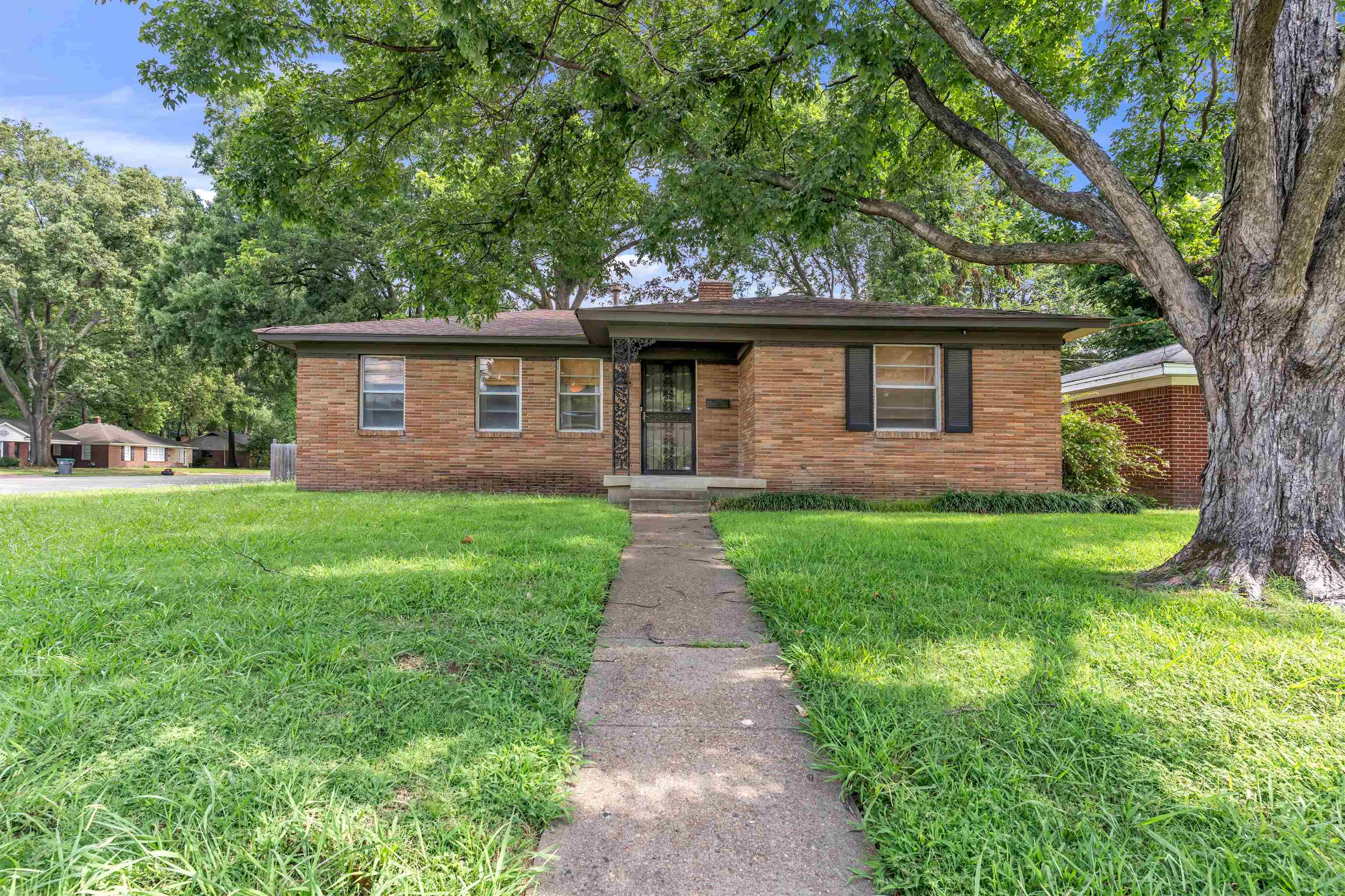 4762 Quince Rd Property Photo 2