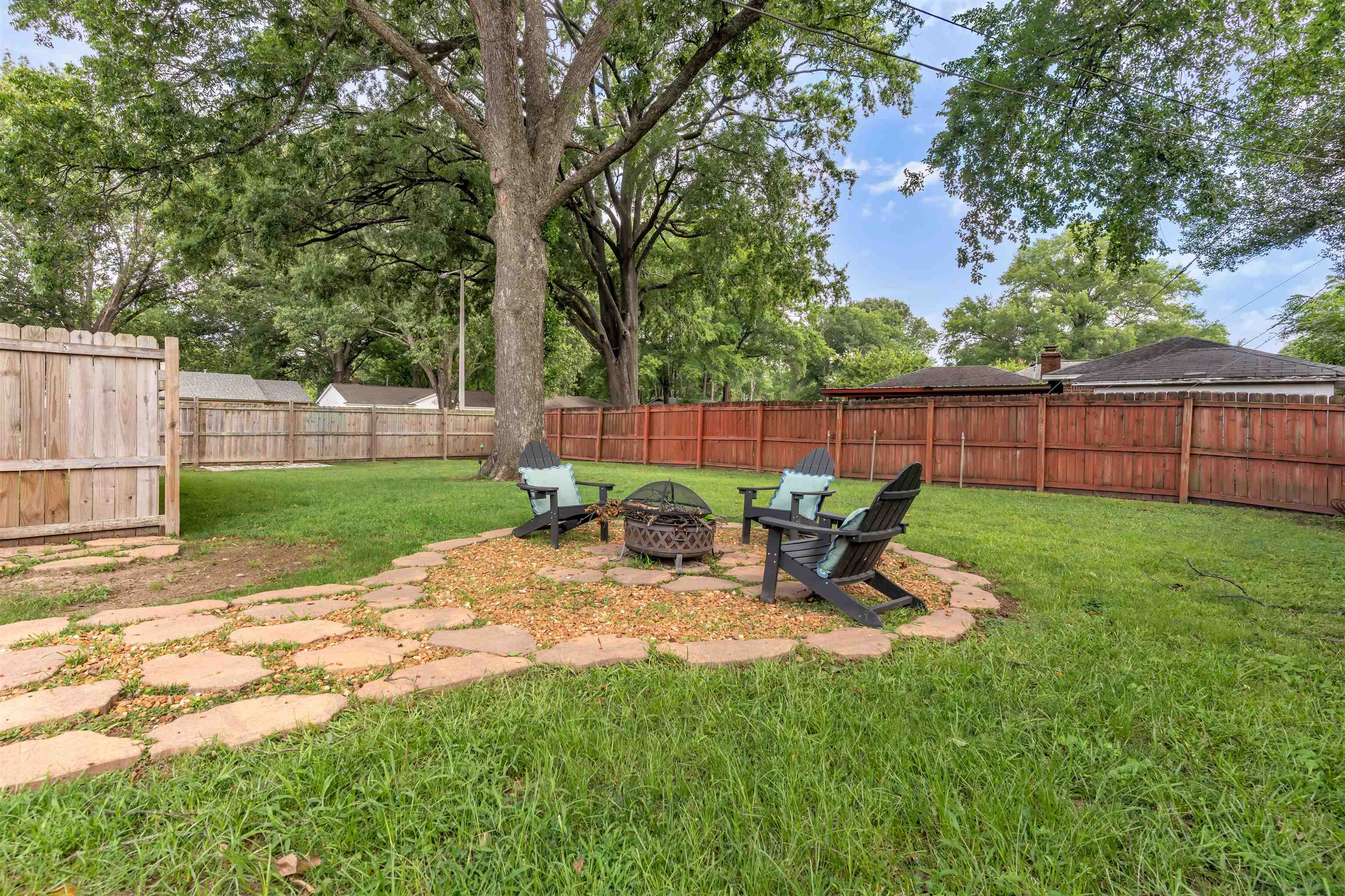 4762 Quince Rd Property Photo 9