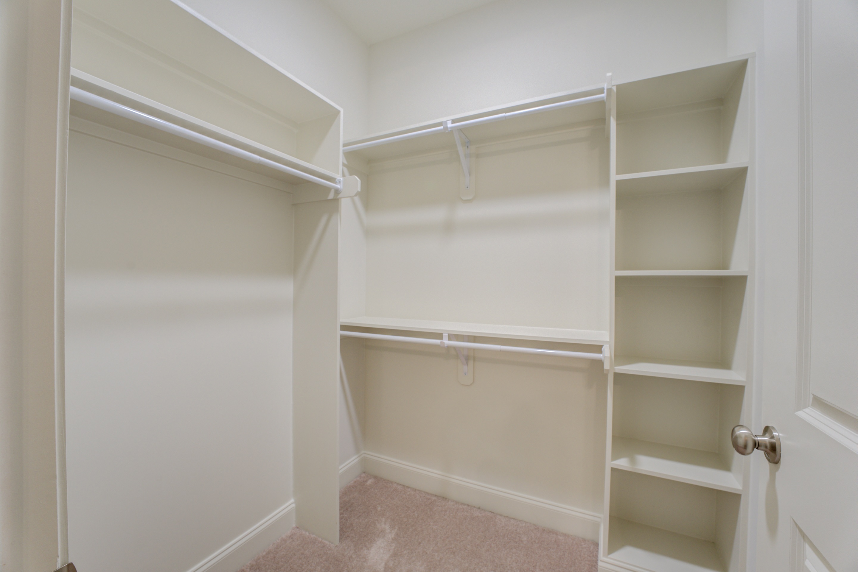 909 Ufton Aly Property Photo 18