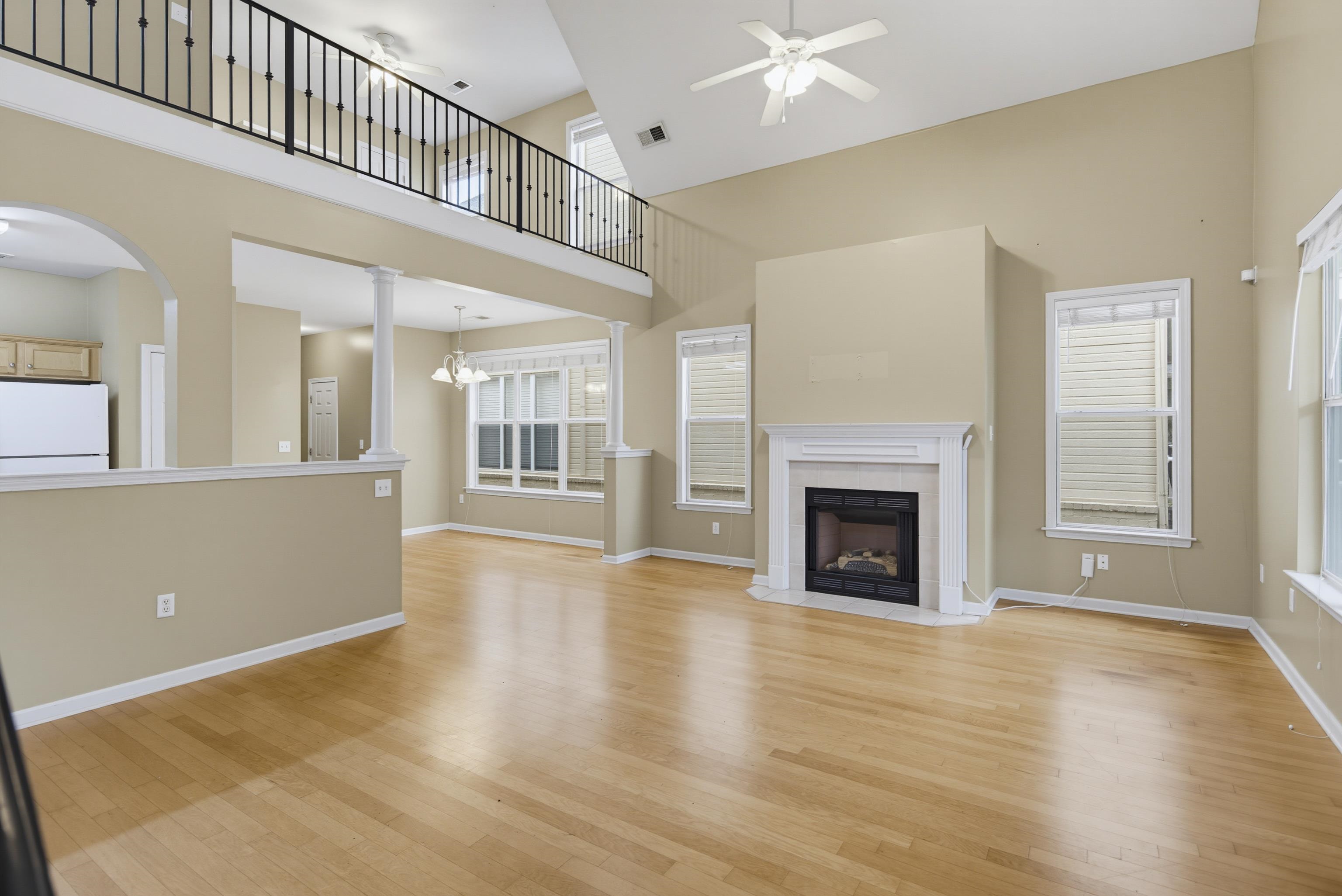 1327 Harbor Park Dr Property Photo 6