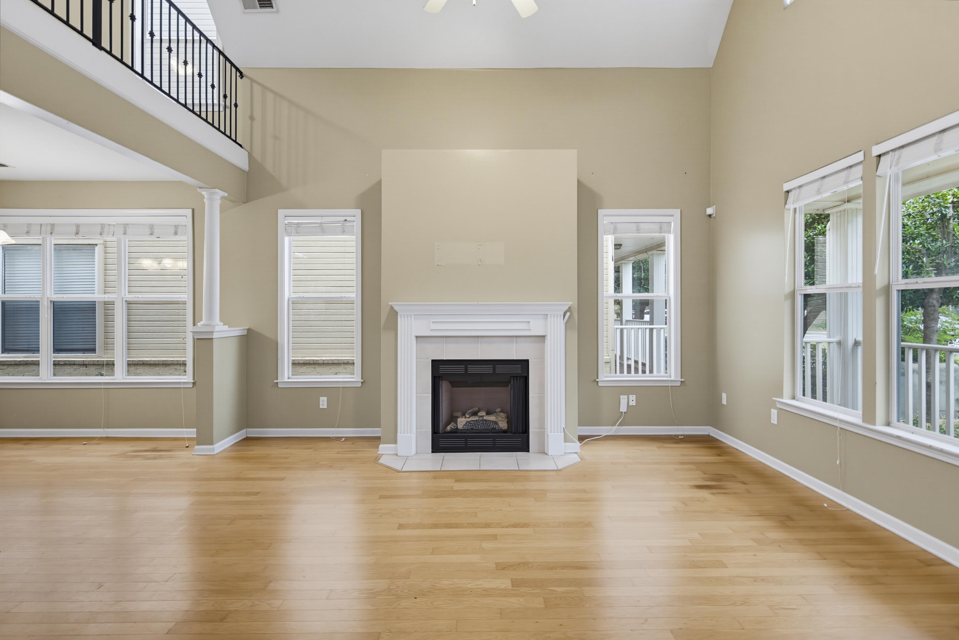 1327 Harbor Park Dr Property Photo 7